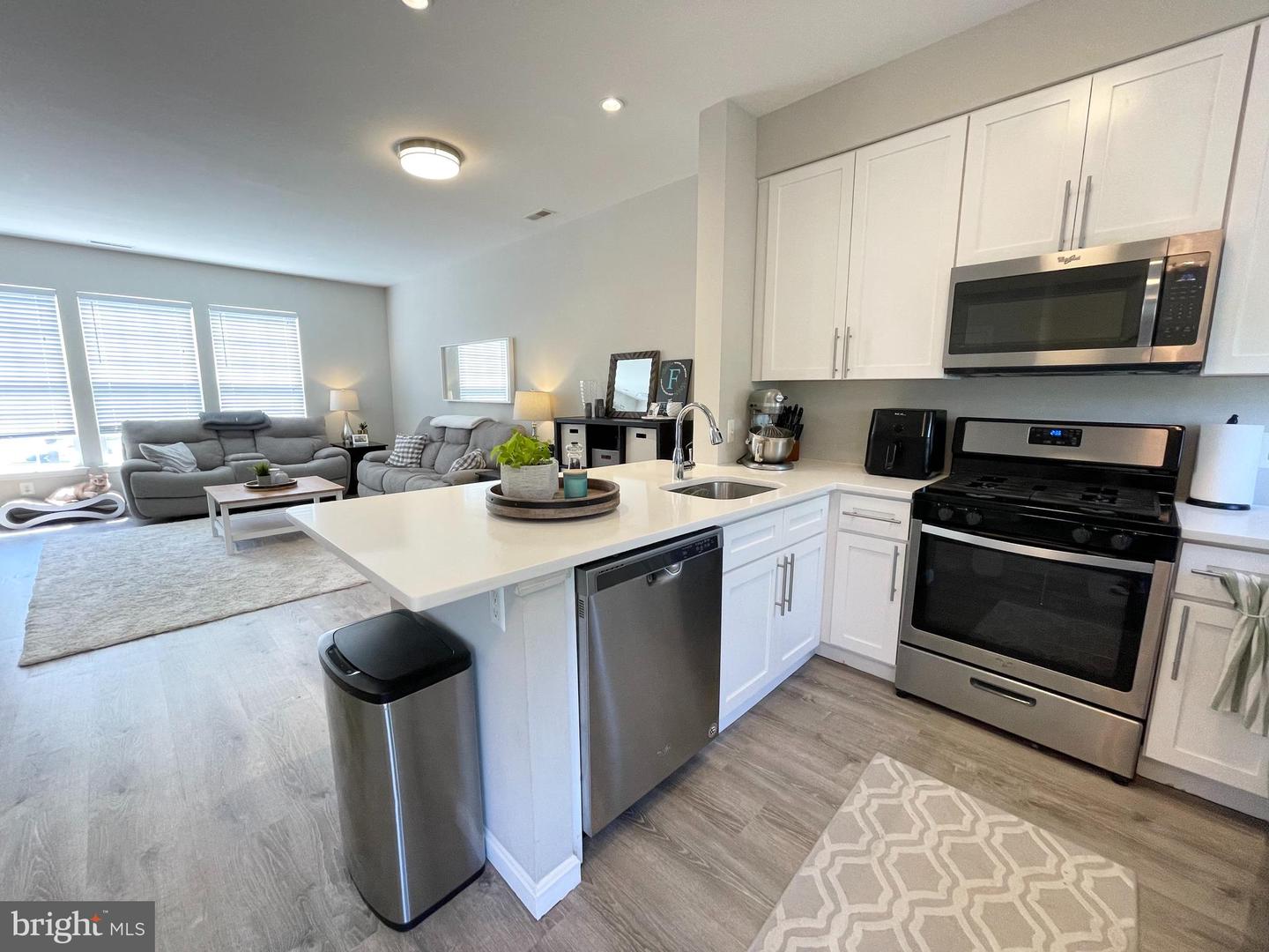 23052 FONTWELL SQUARE