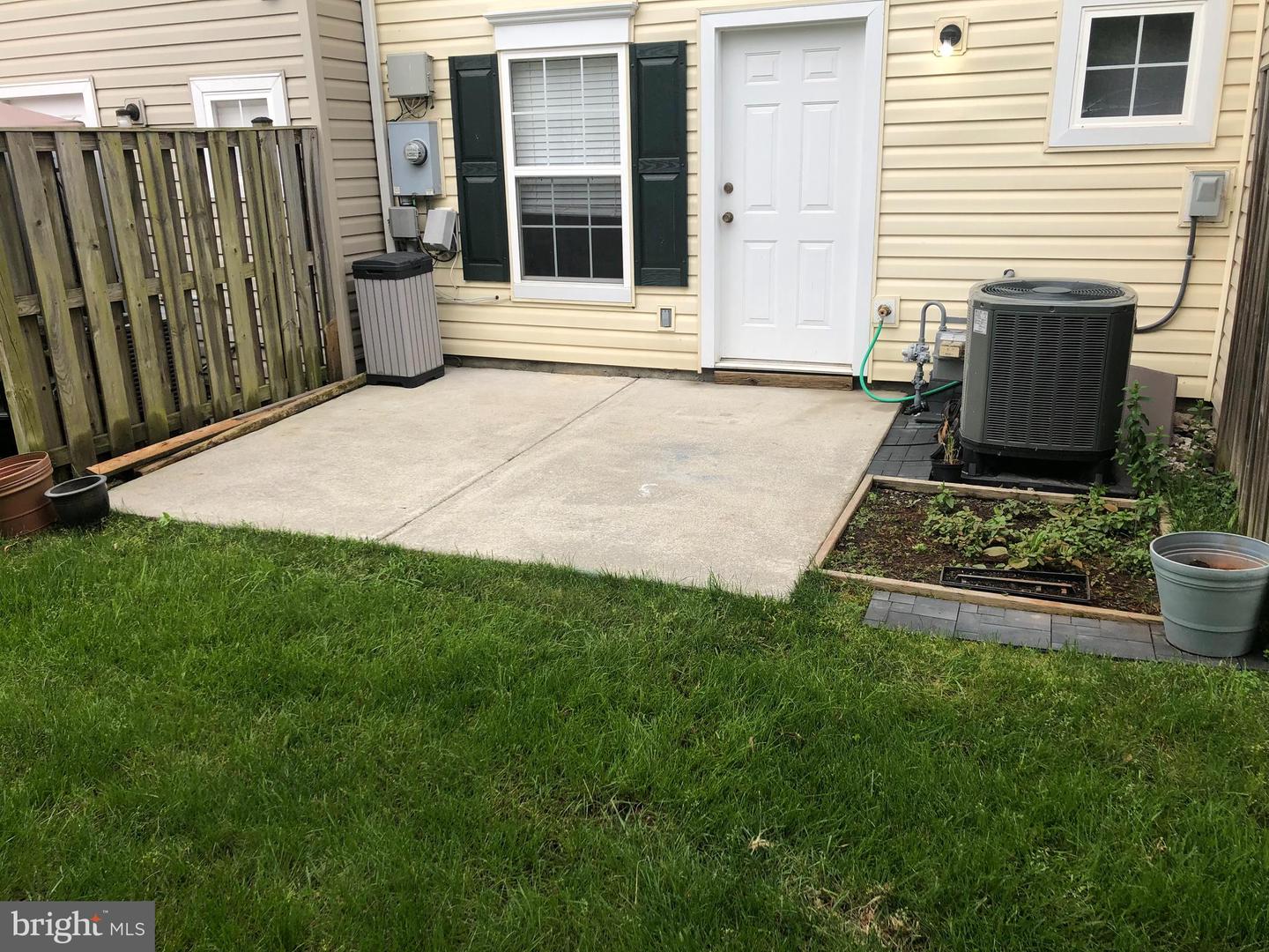 23052 FONTWELL SQUARE