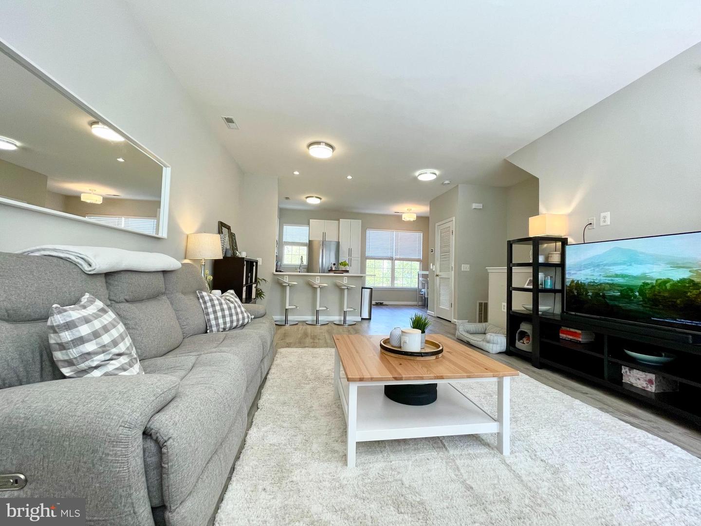 23052 FONTWELL SQUARE