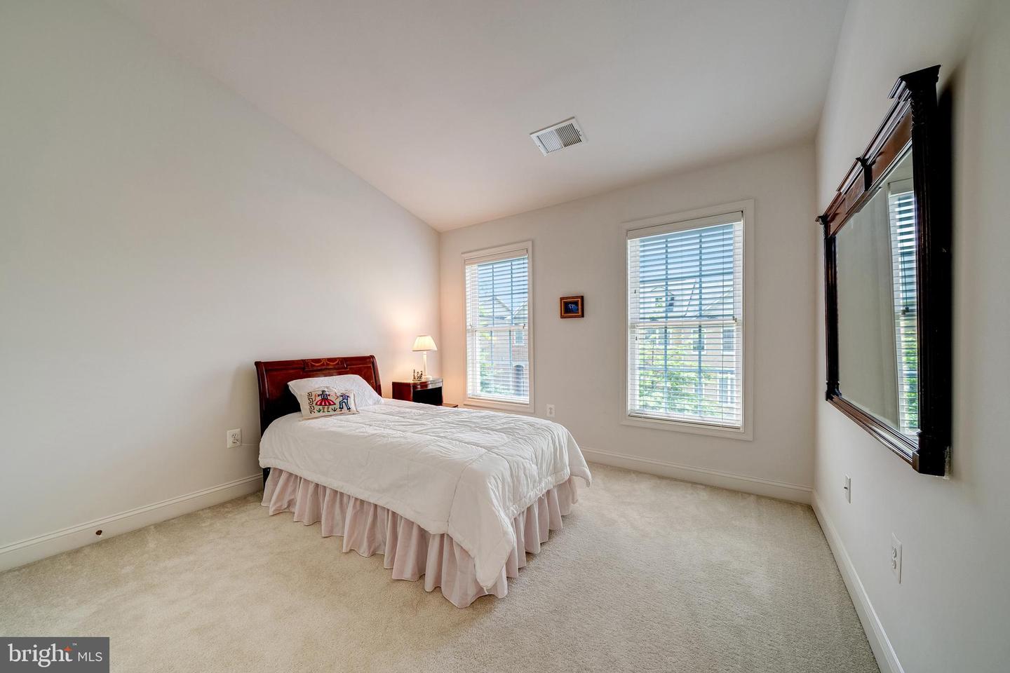 25504 OAK MEDLEY TERRACE