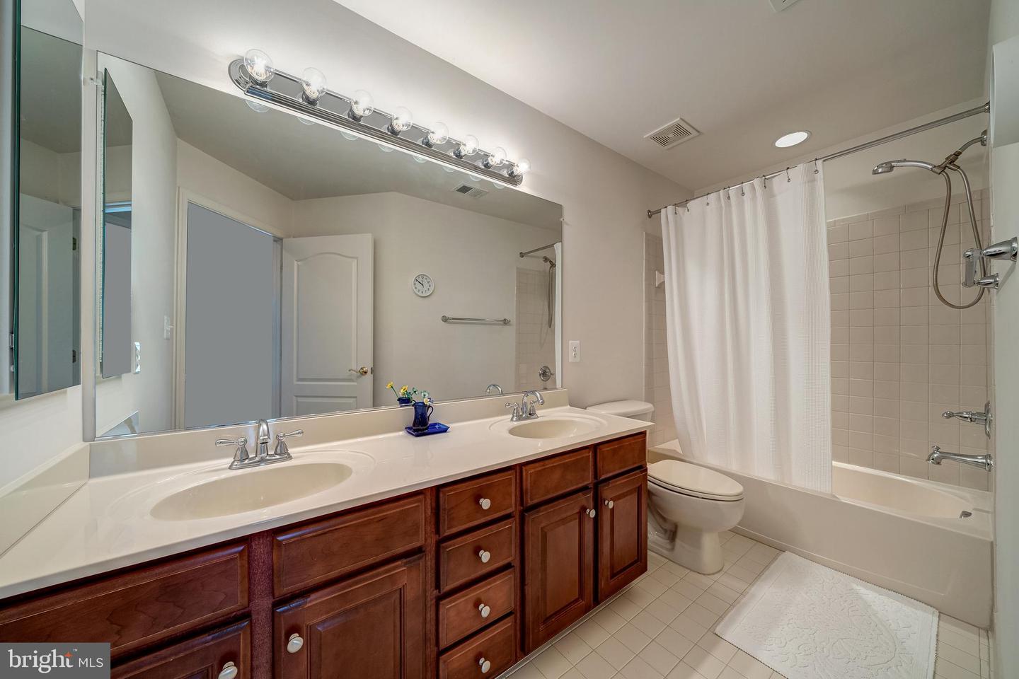 25504 OAK MEDLEY TERRACE