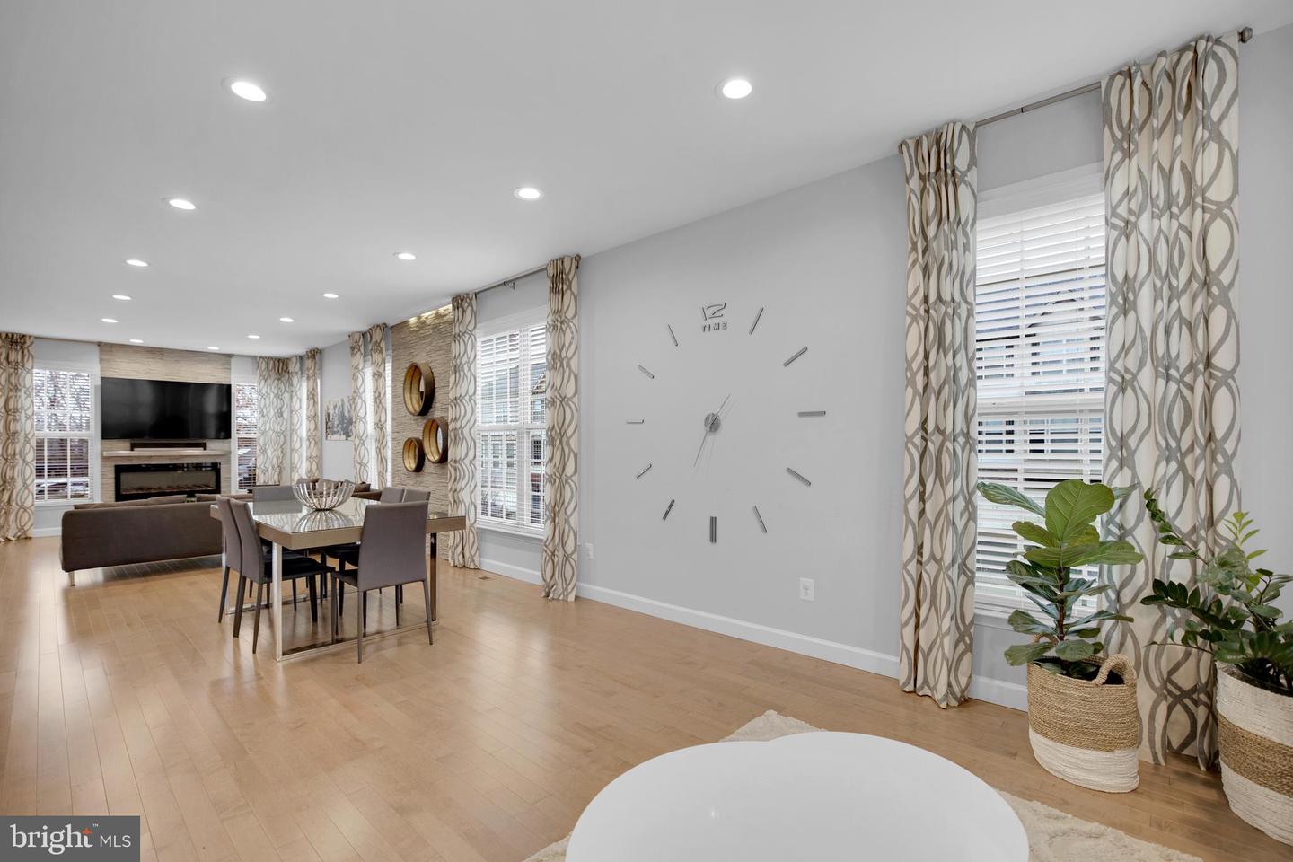 42598 CHISHOLM DRIVE