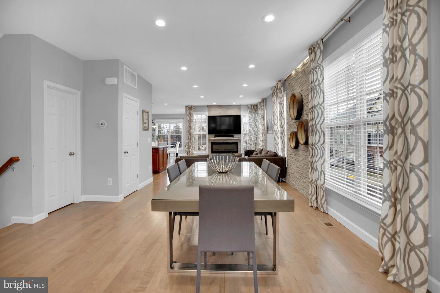 42598 CHISHOLM DRIVE