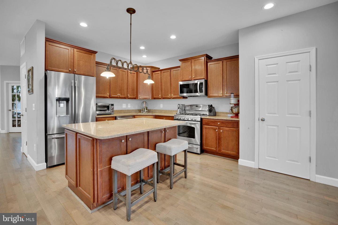 42598 CHISHOLM DRIVE