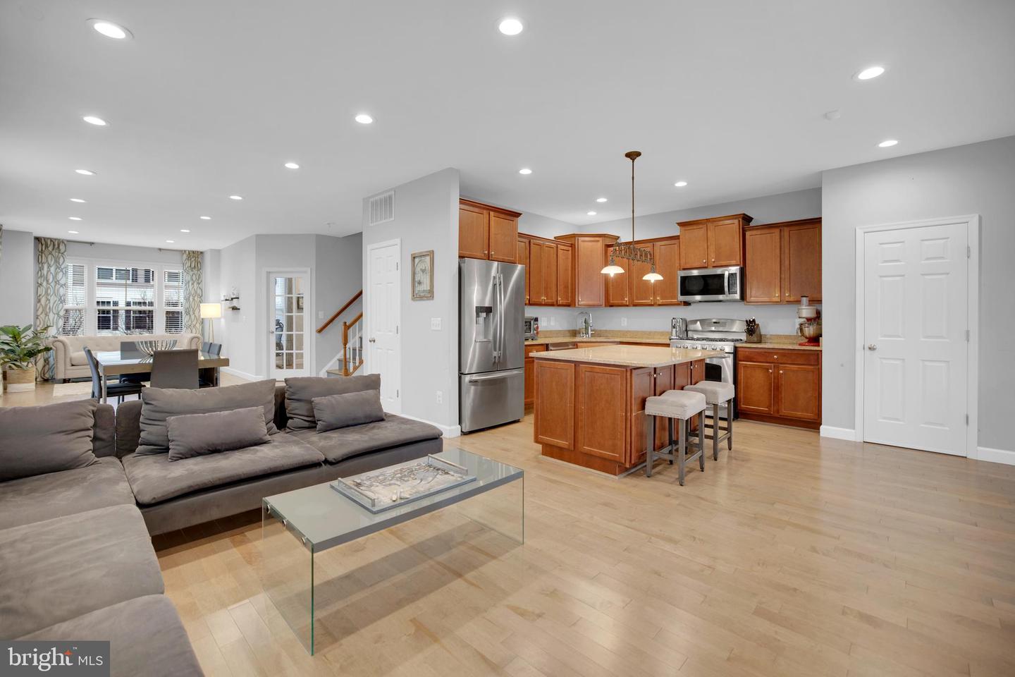 42598 CHISHOLM DRIVE