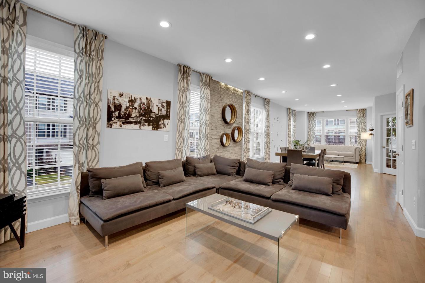 42598 CHISHOLM DRIVE