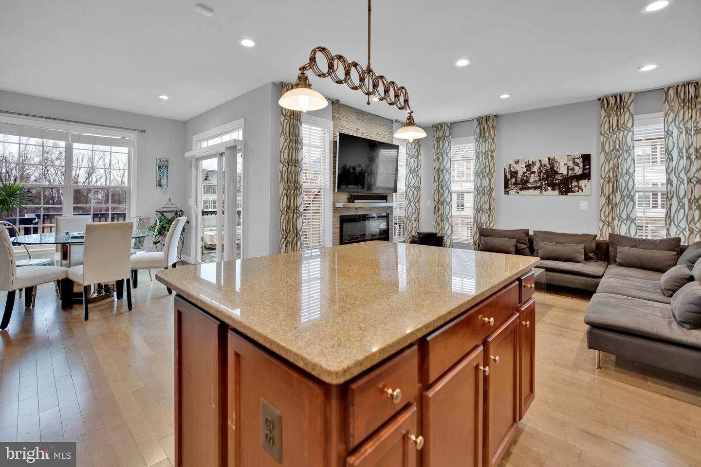42598 CHISHOLM DRIVE
