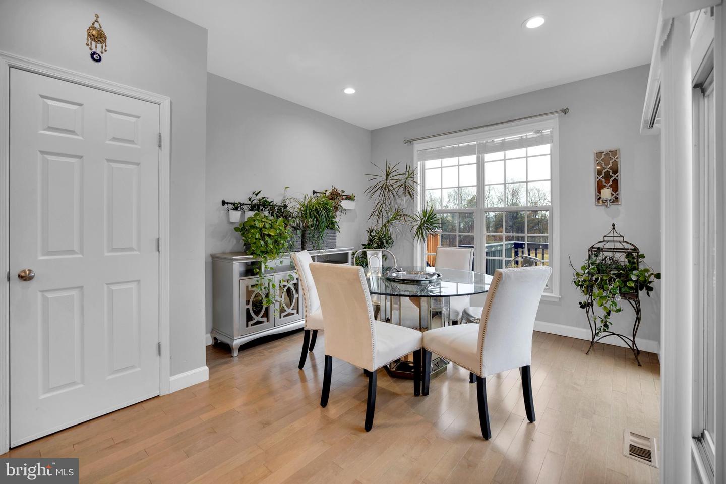 42598 CHISHOLM DRIVE