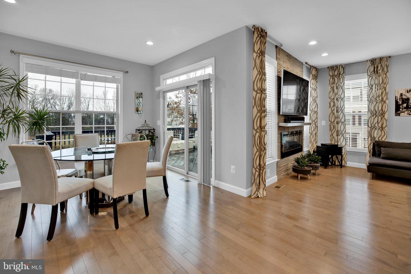 42598 CHISHOLM DRIVE