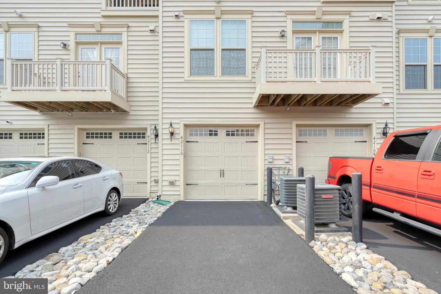 42110 WINNING GLORY DRIVE
