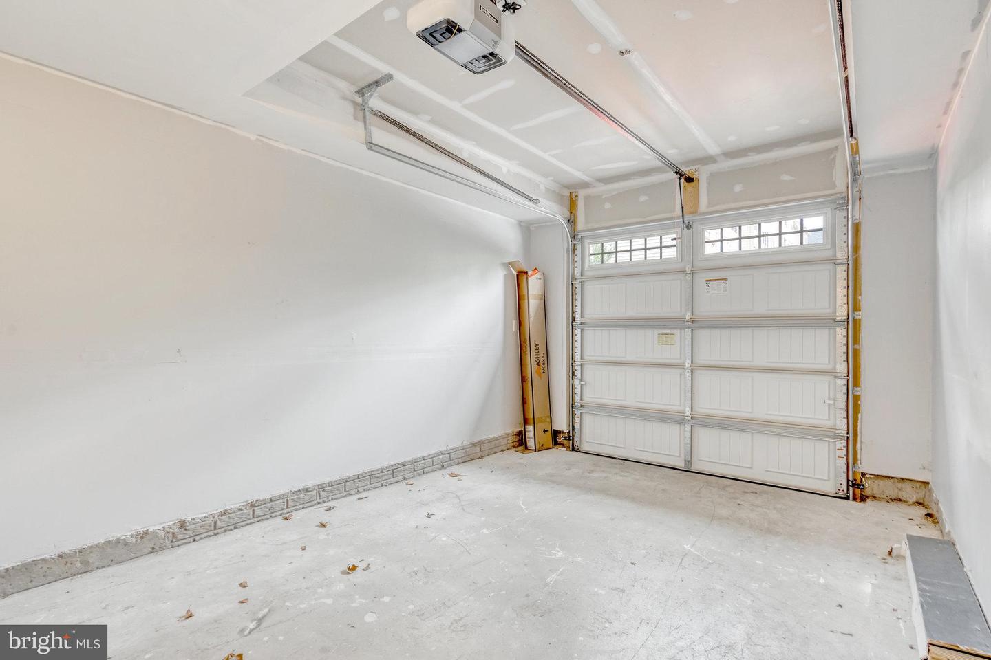 42110 WINNING GLORY DRIVE