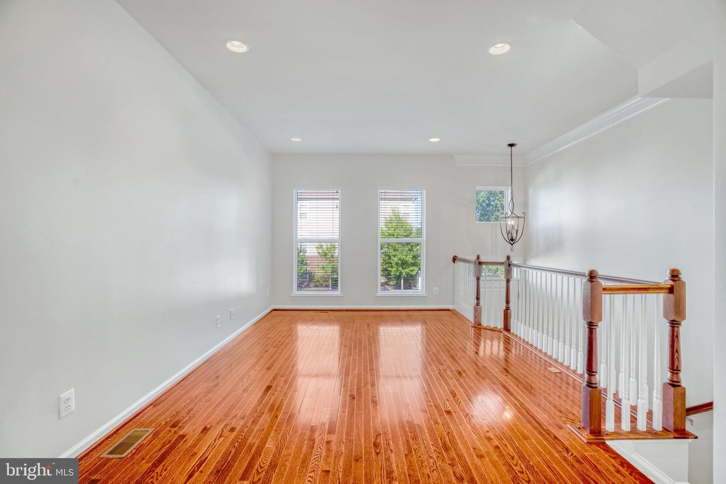 22442 SNOW POWDER TERRACE