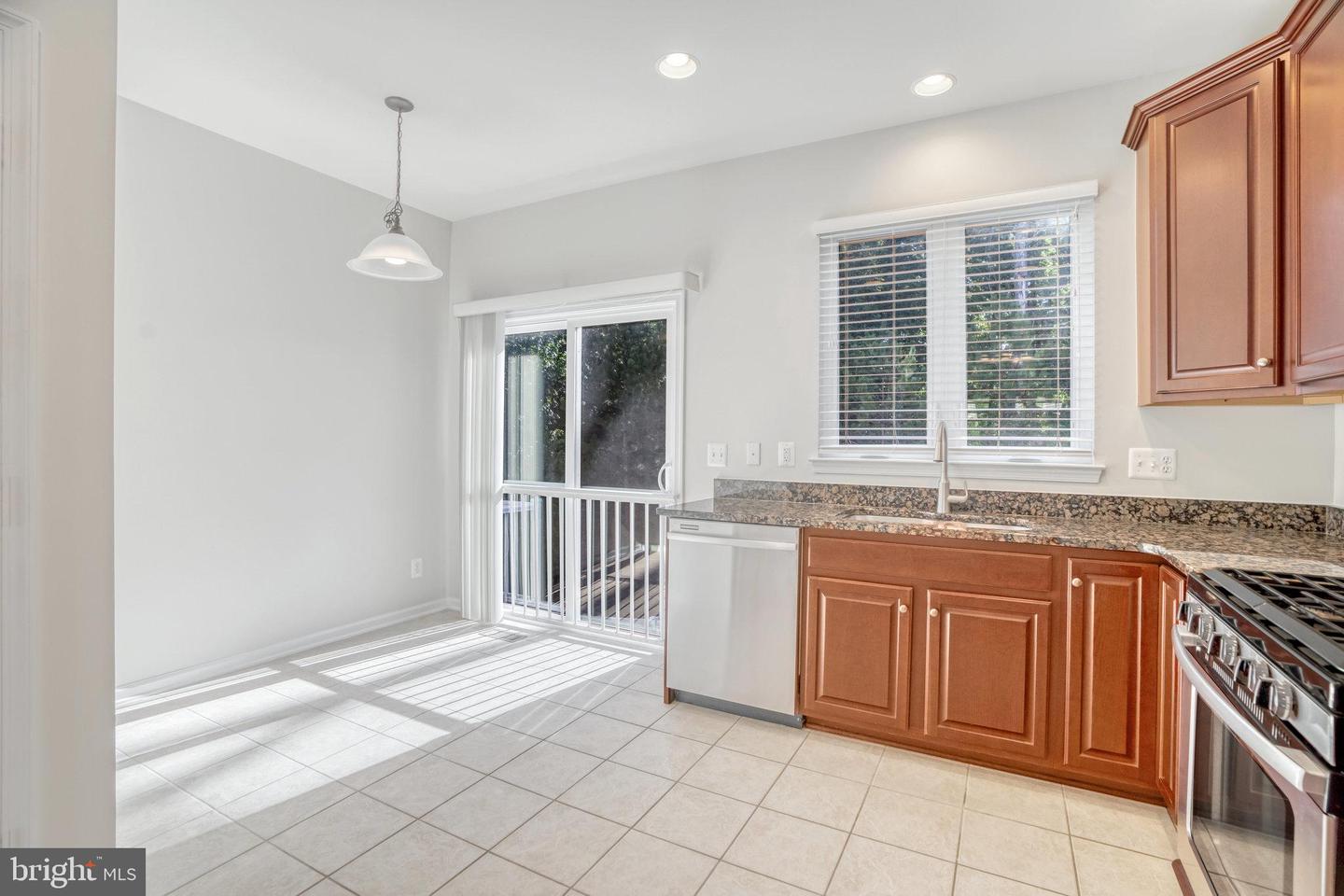 22442 SNOW POWDER TERRACE