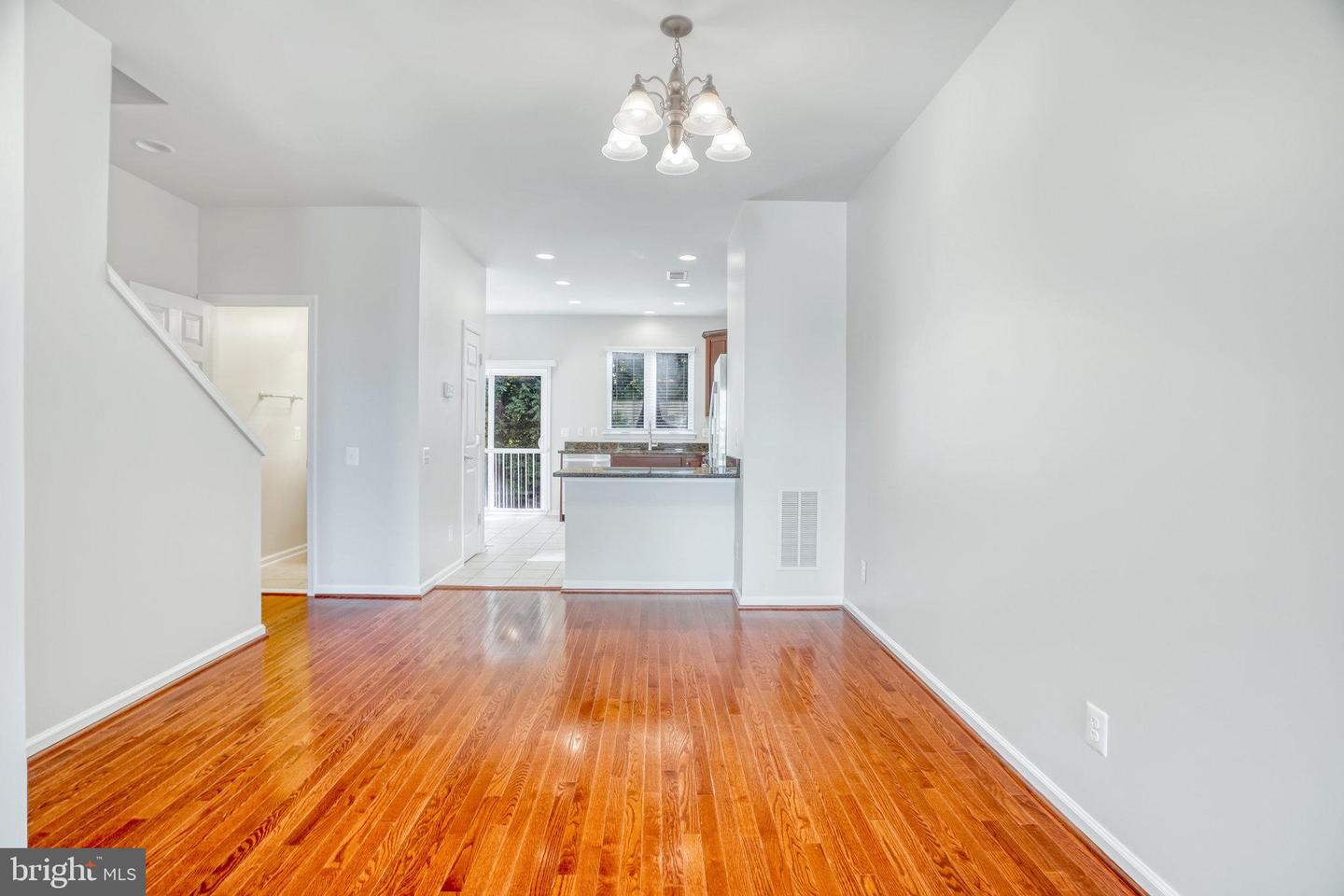 22442 SNOW POWDER TERRACE