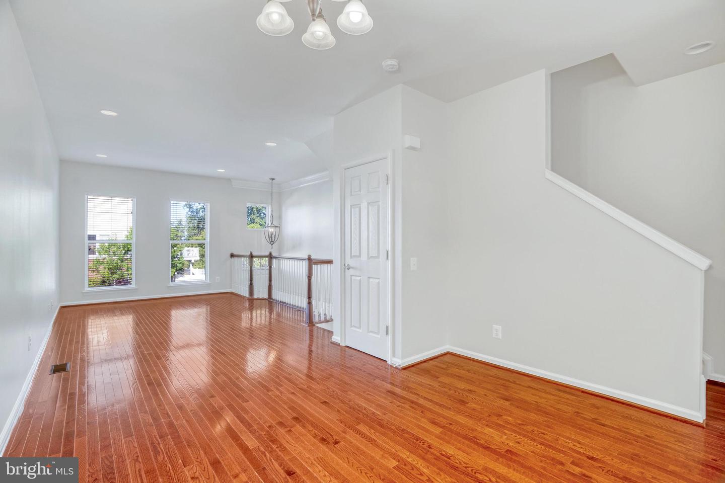 22442 SNOW POWDER TERRACE
