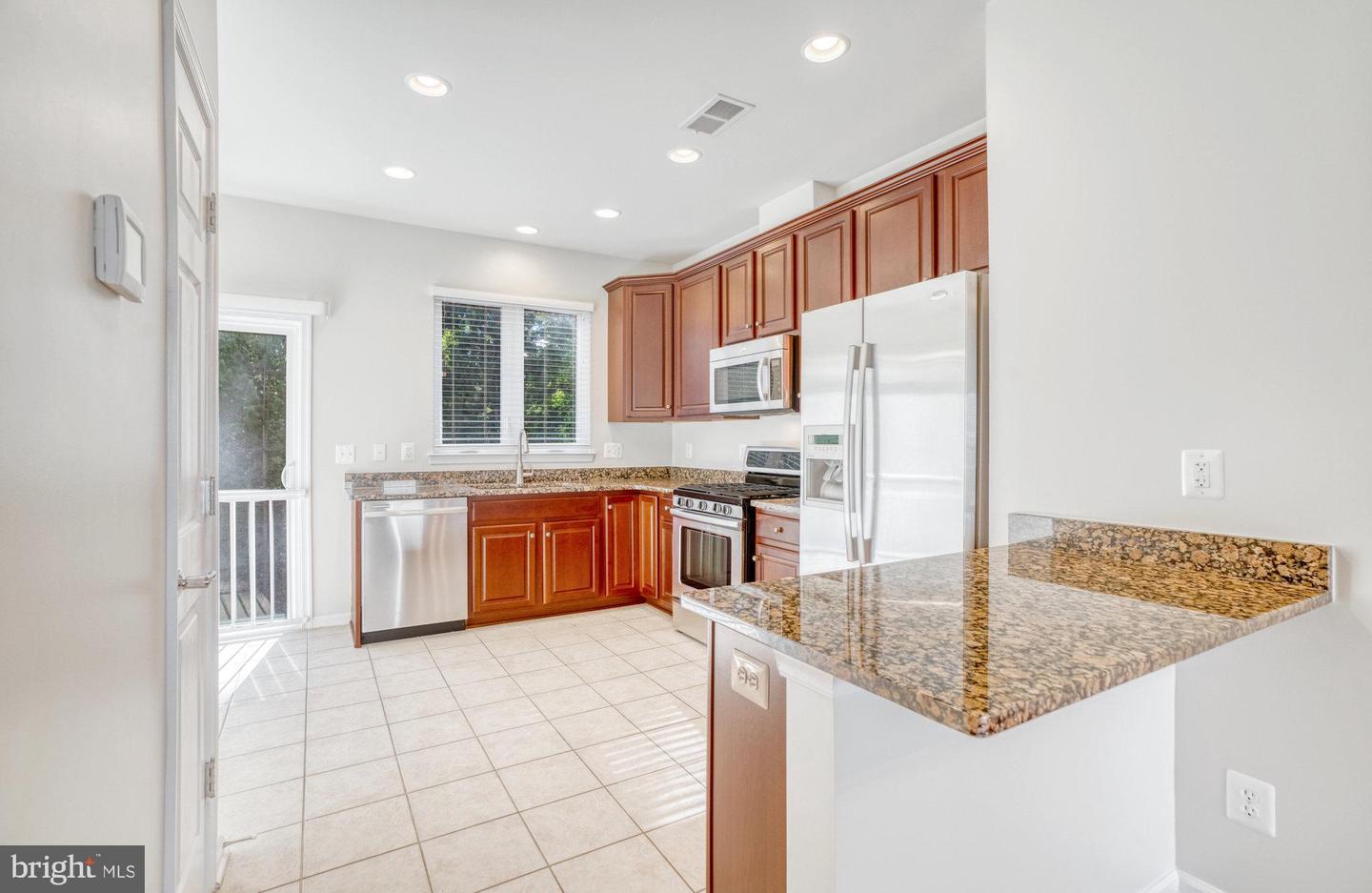 22442 SNOW POWDER TERRACE