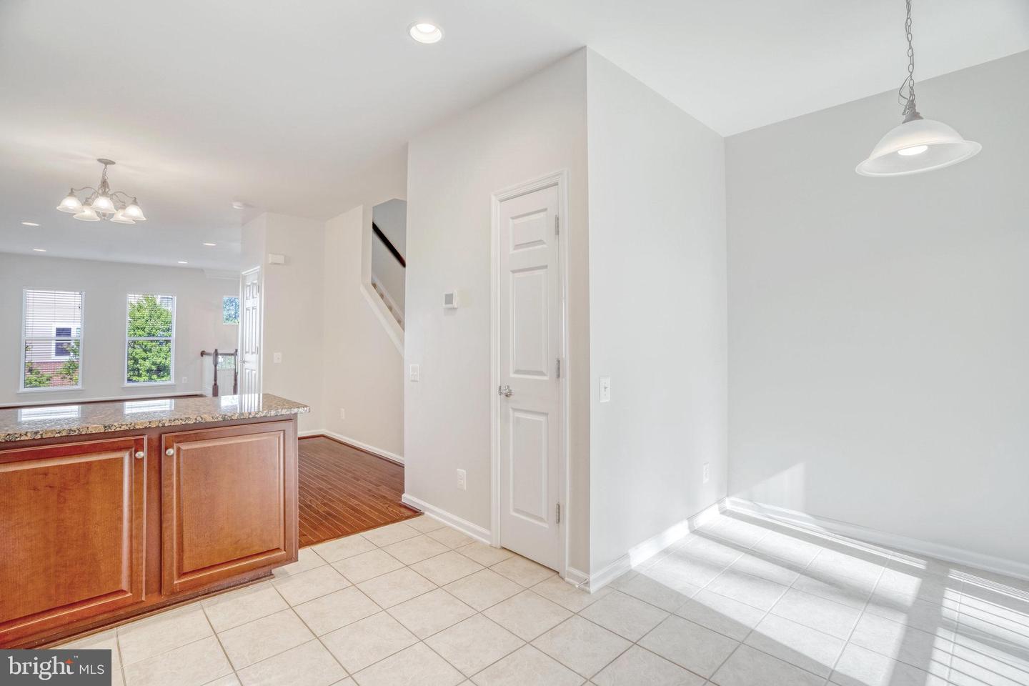 22442 SNOW POWDER TERRACE