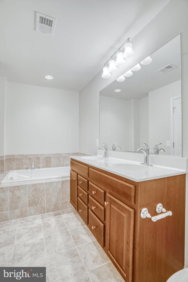 22442 SNOW POWDER TERRACE