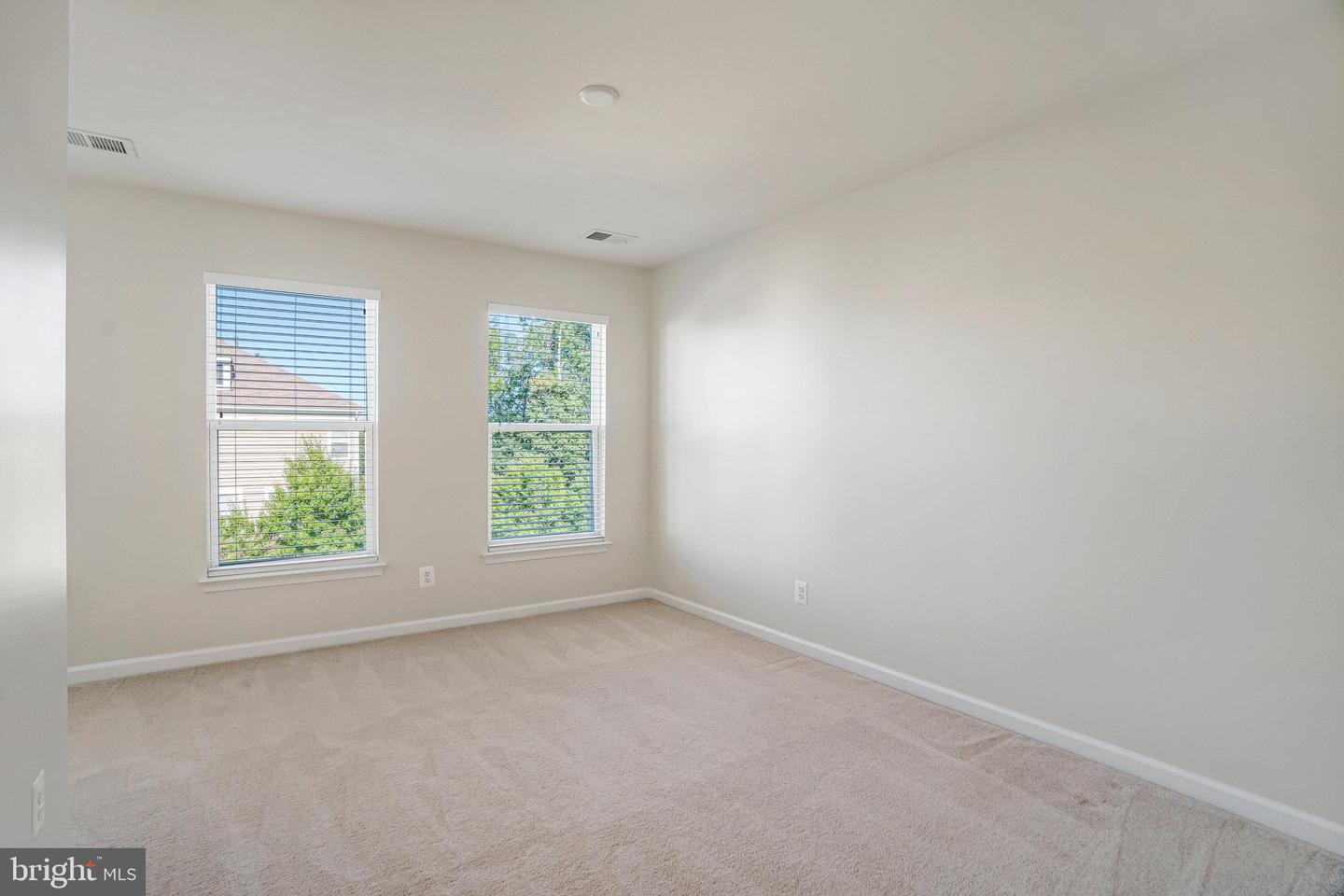 22442 SNOW POWDER TERRACE