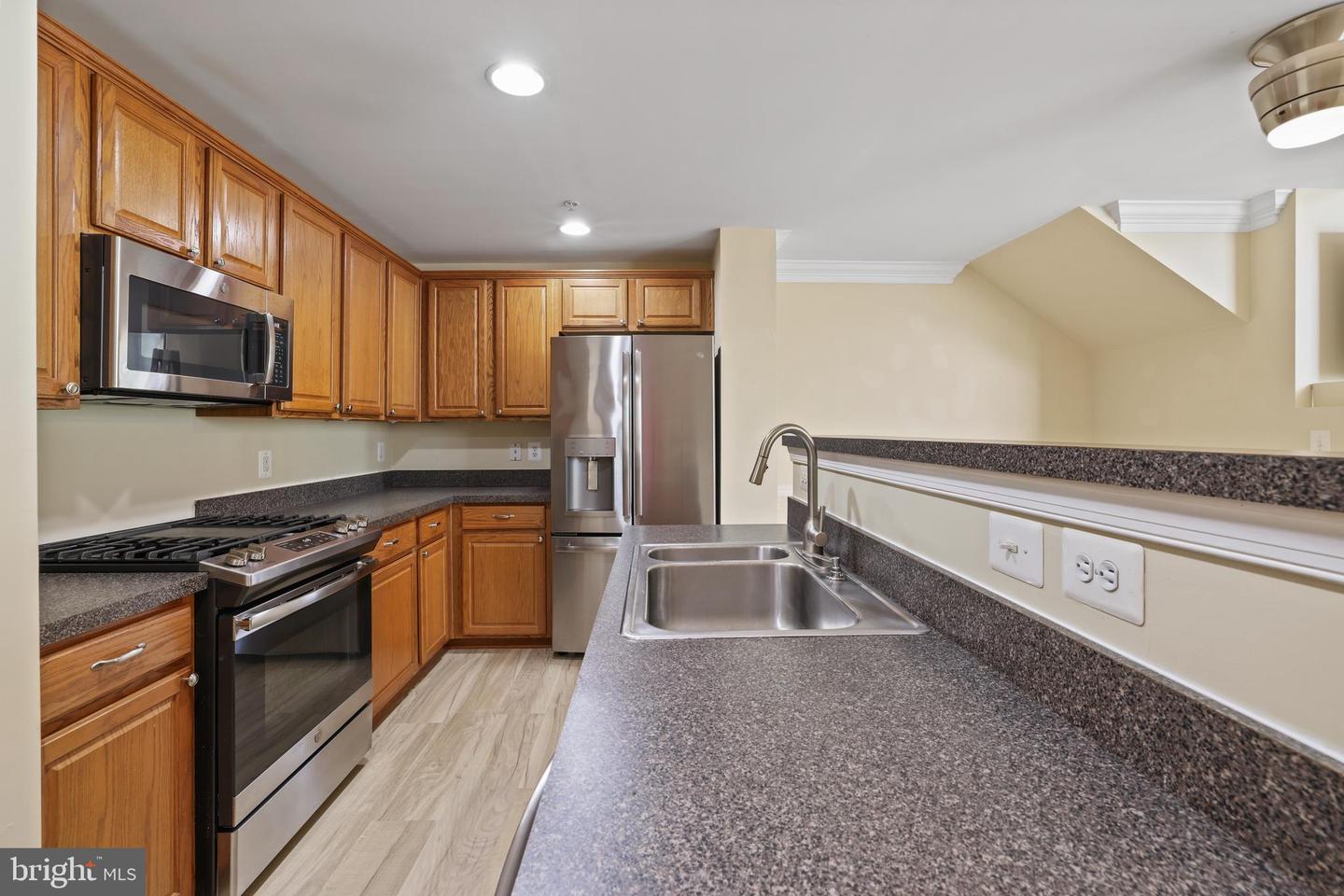 42290 TERRAZZO TERRACE