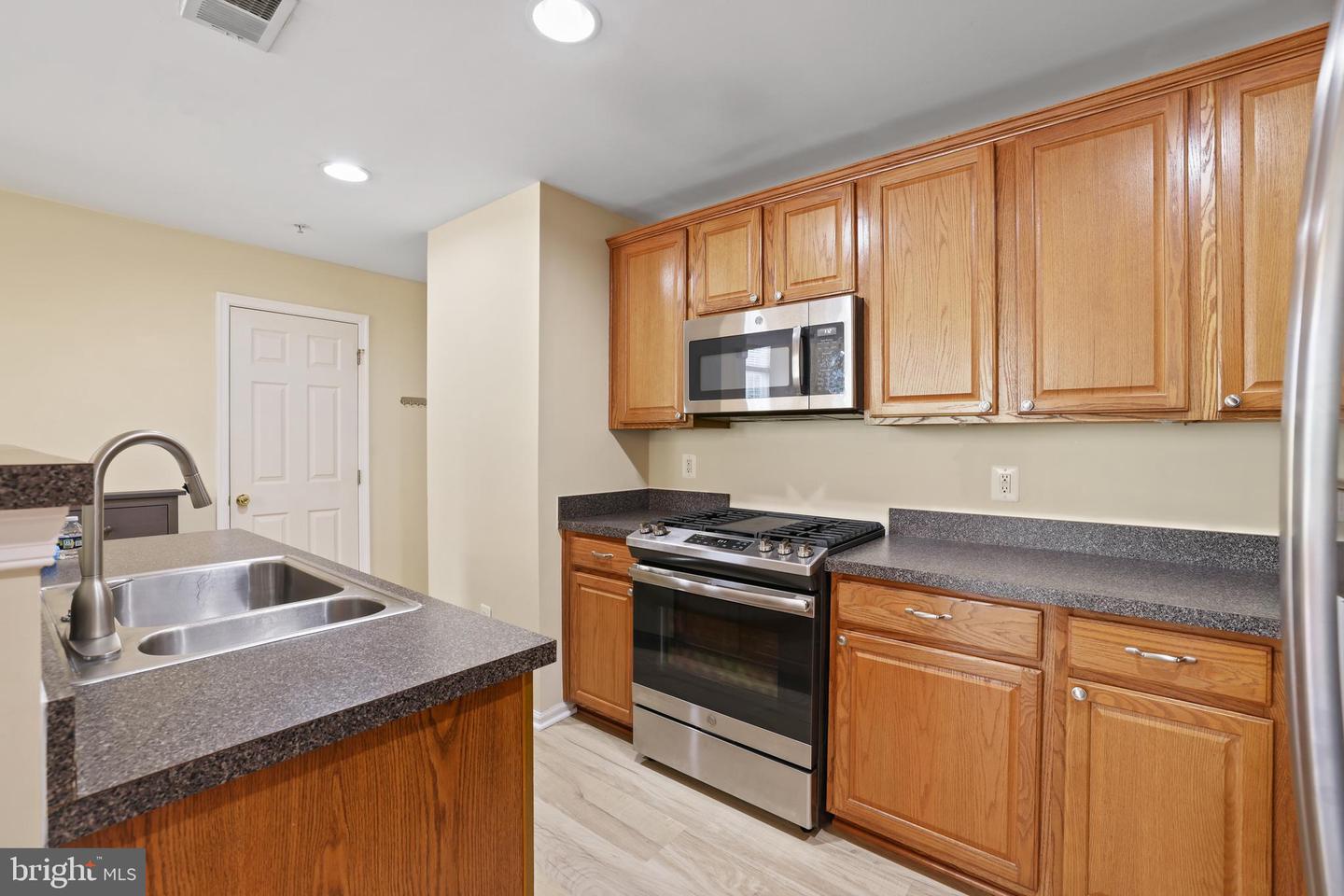 42290 TERRAZZO TERRACE