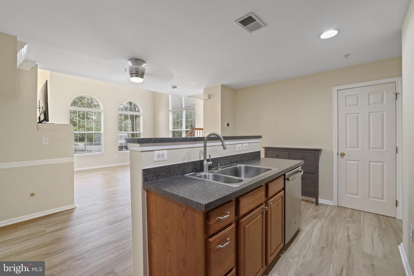 42290 TERRAZZO TERRACE