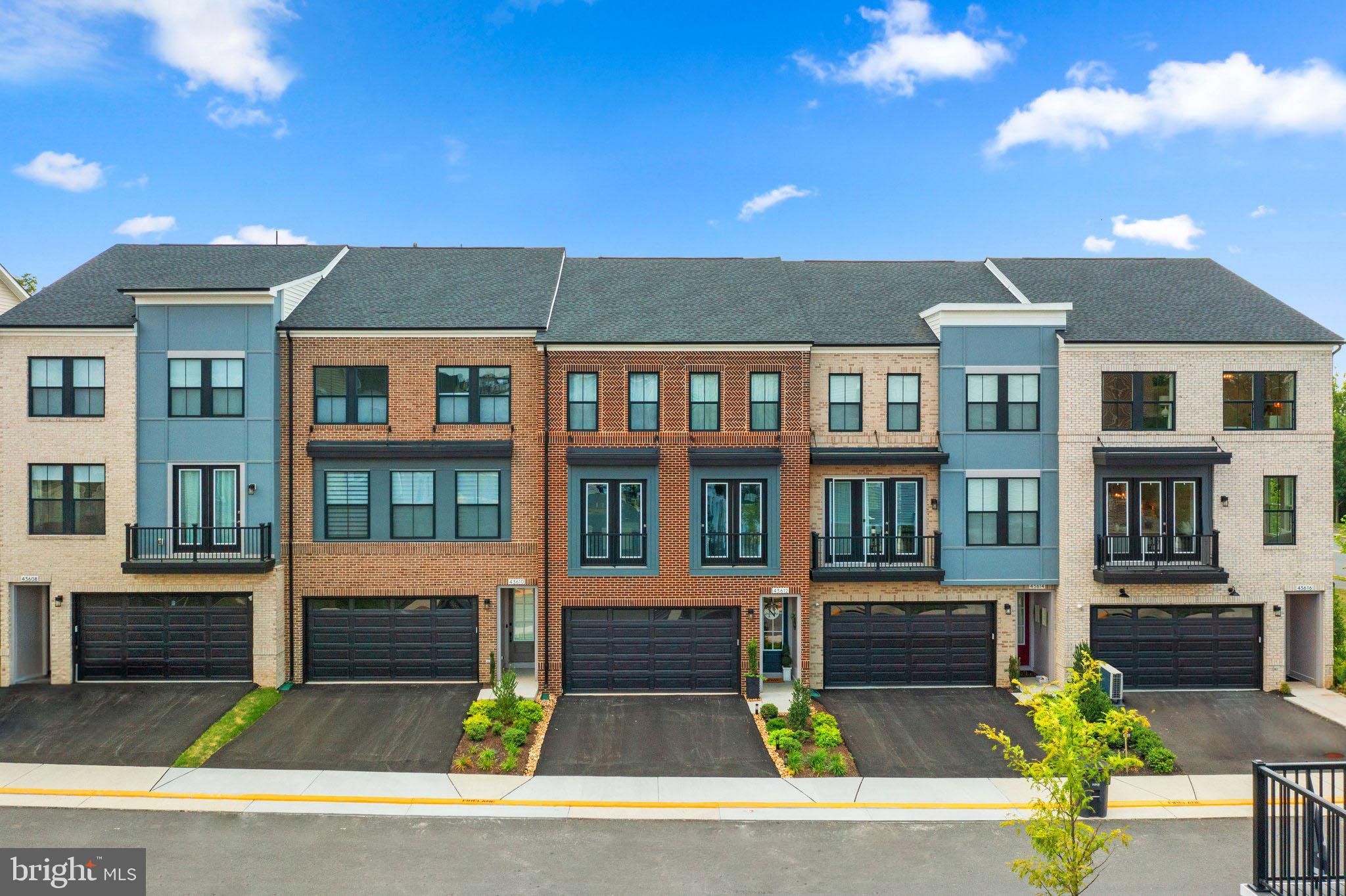 43427 FARRINGDON SQUARE