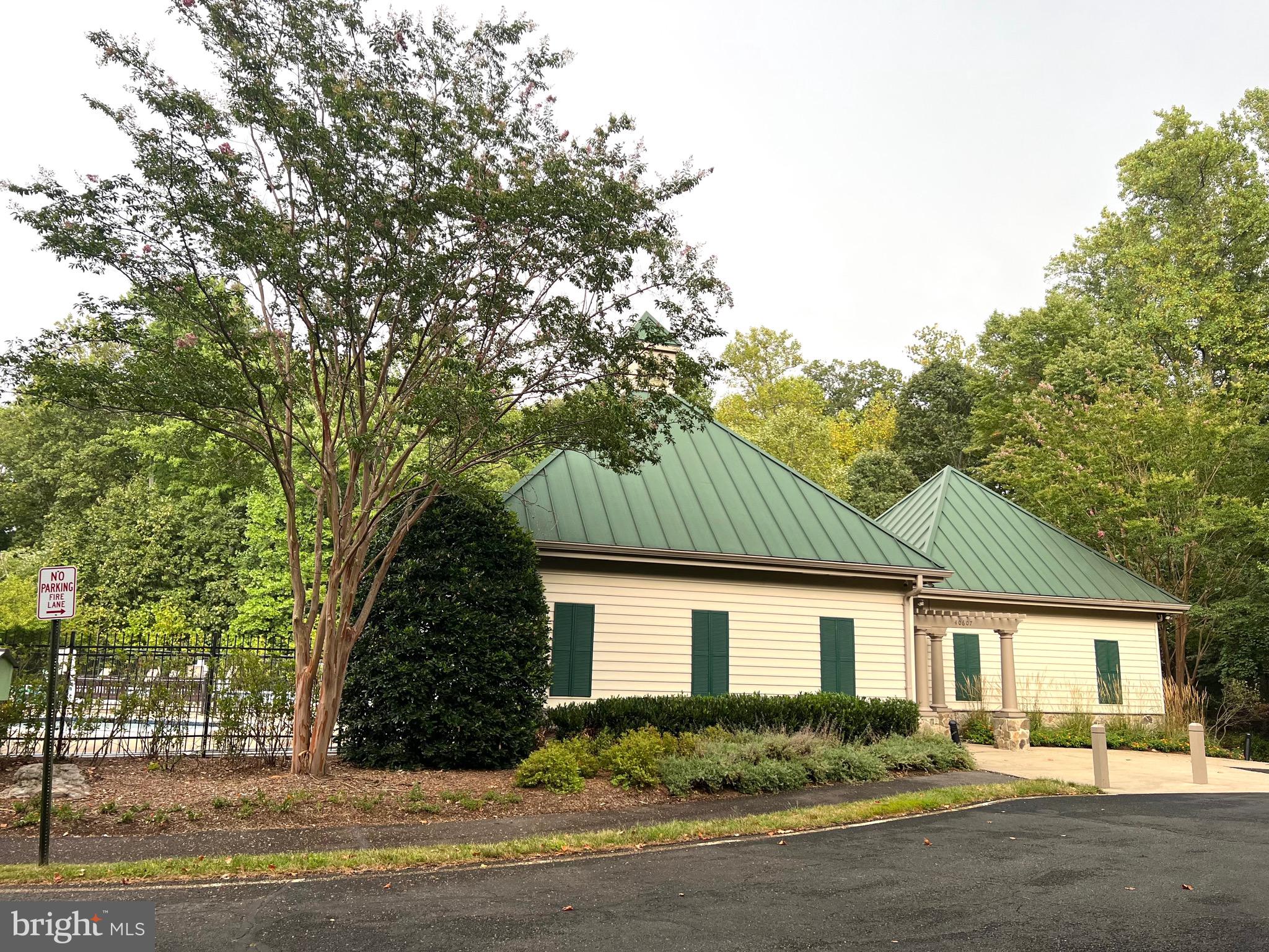 24164 SPRING MEADOW CIRCLE