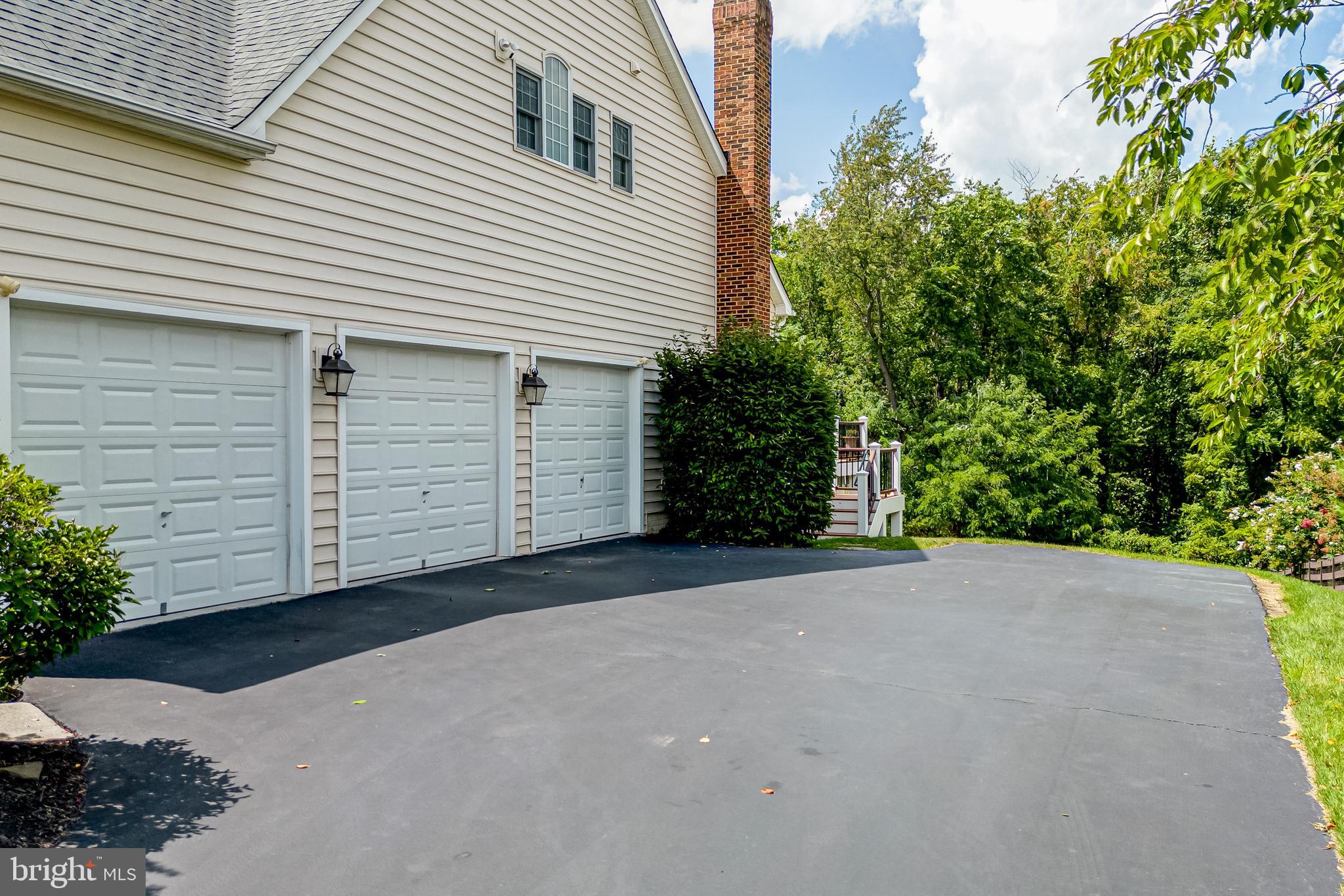 24164 SPRING MEADOW CIRCLE