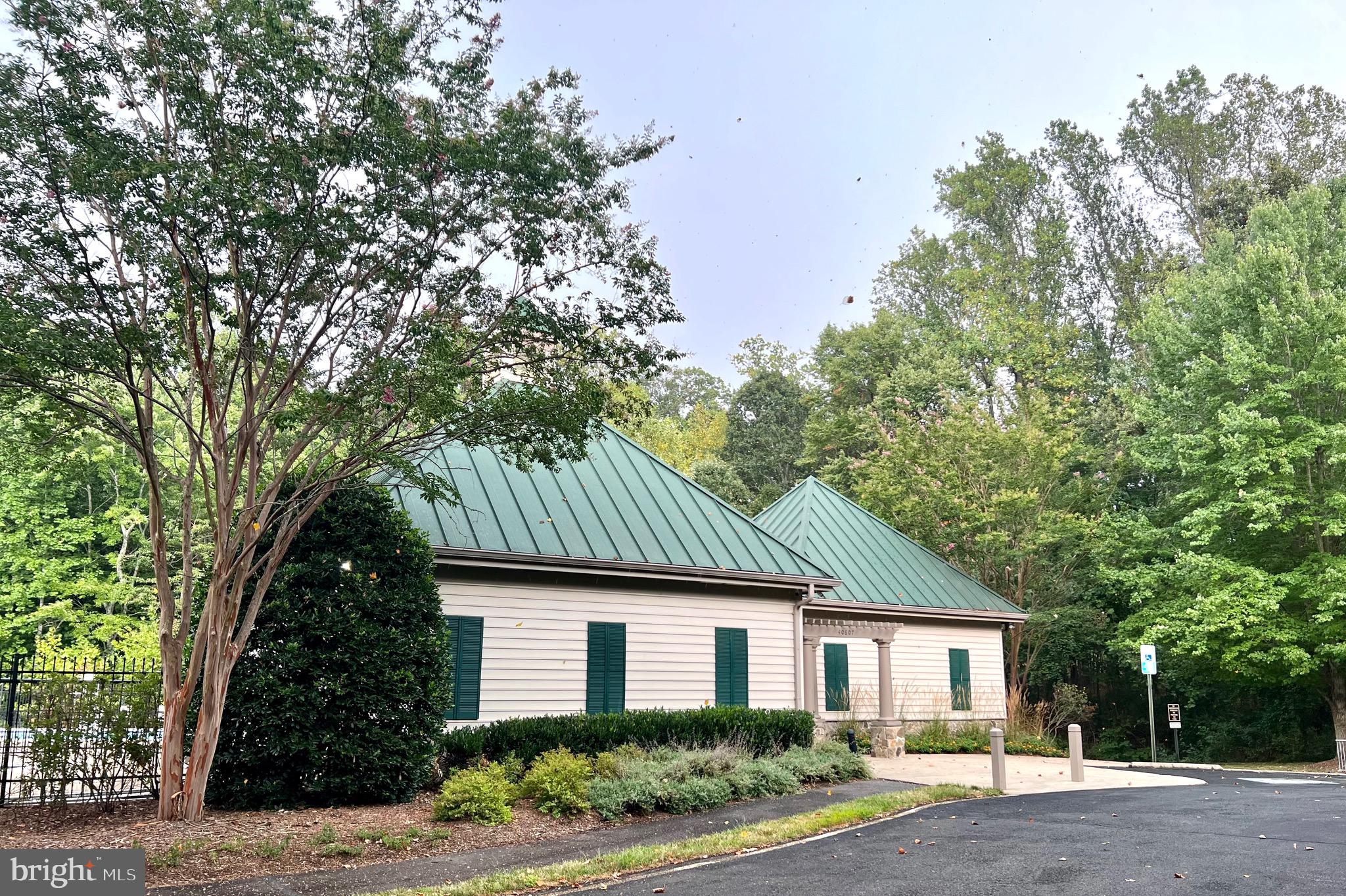 24164 SPRING MEADOW CIRCLE