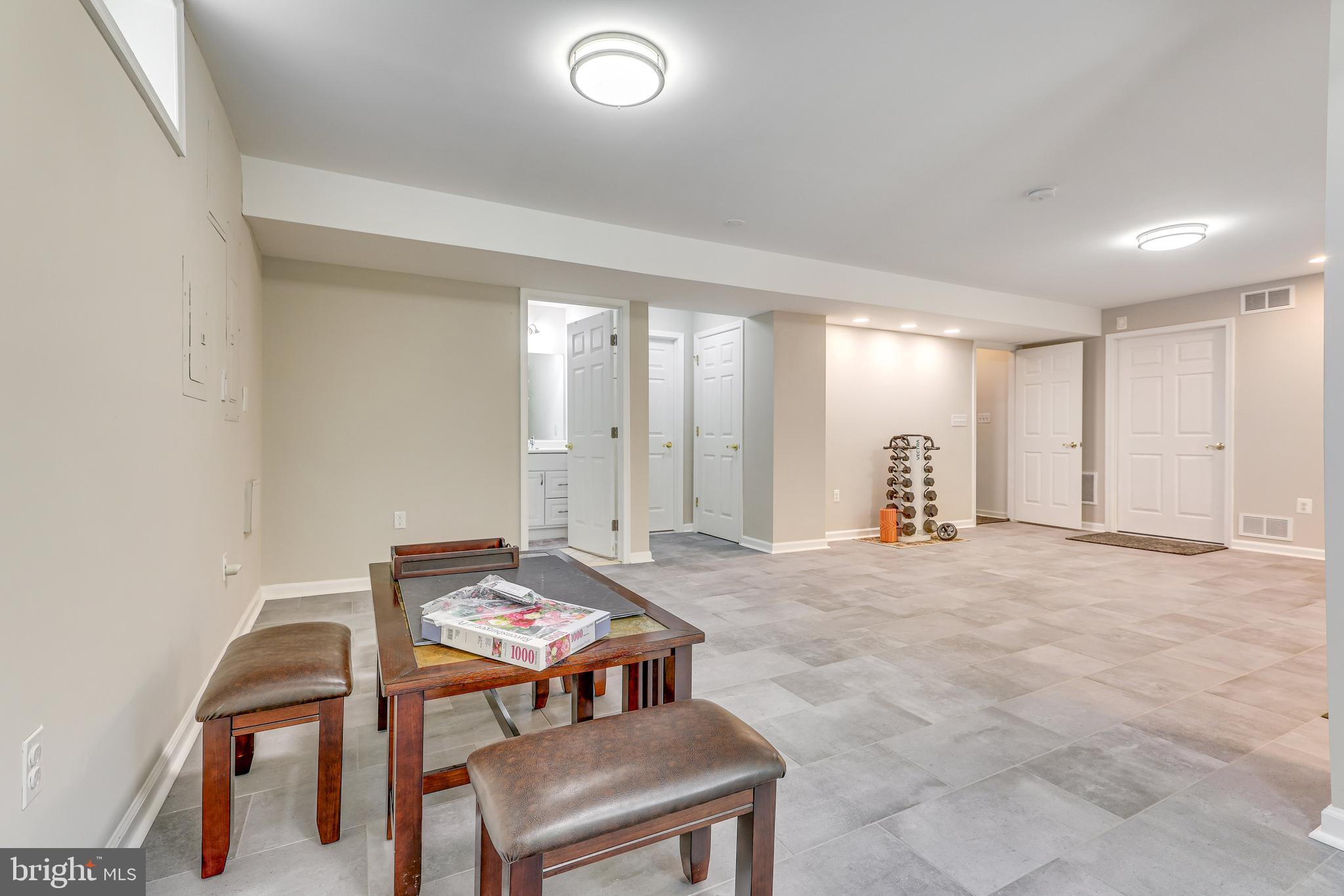 237 E SKYLINE DRIVE