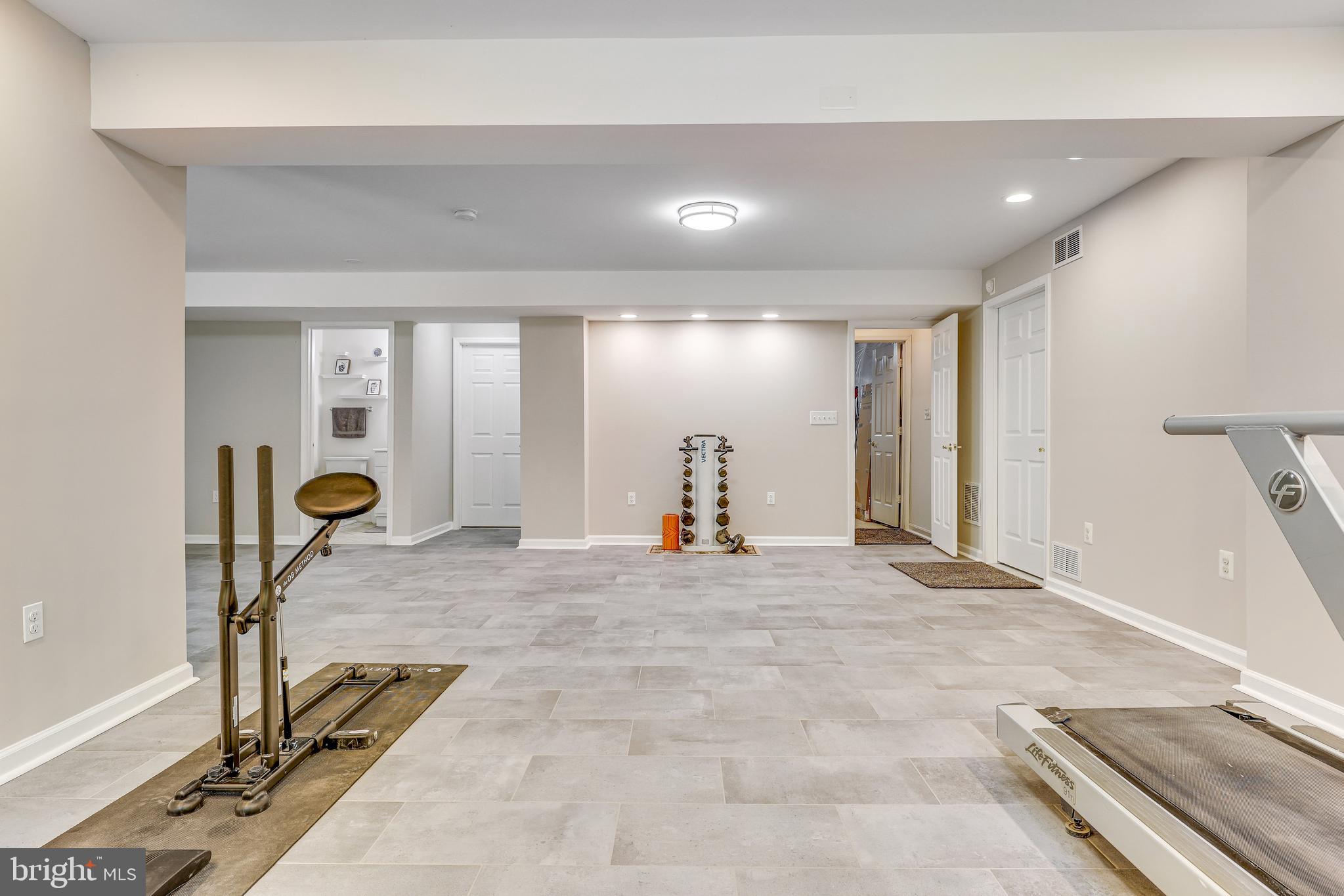 237 E SKYLINE DRIVE