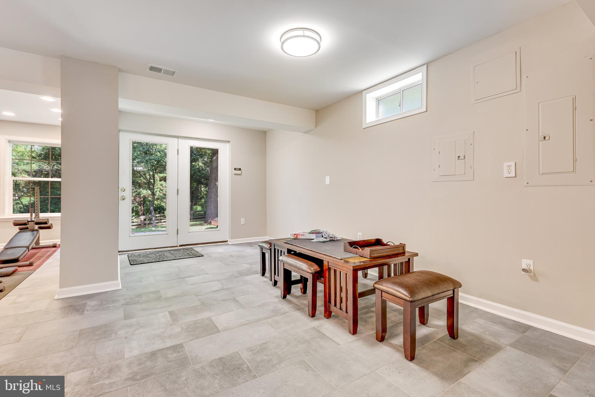 237 E SKYLINE DRIVE