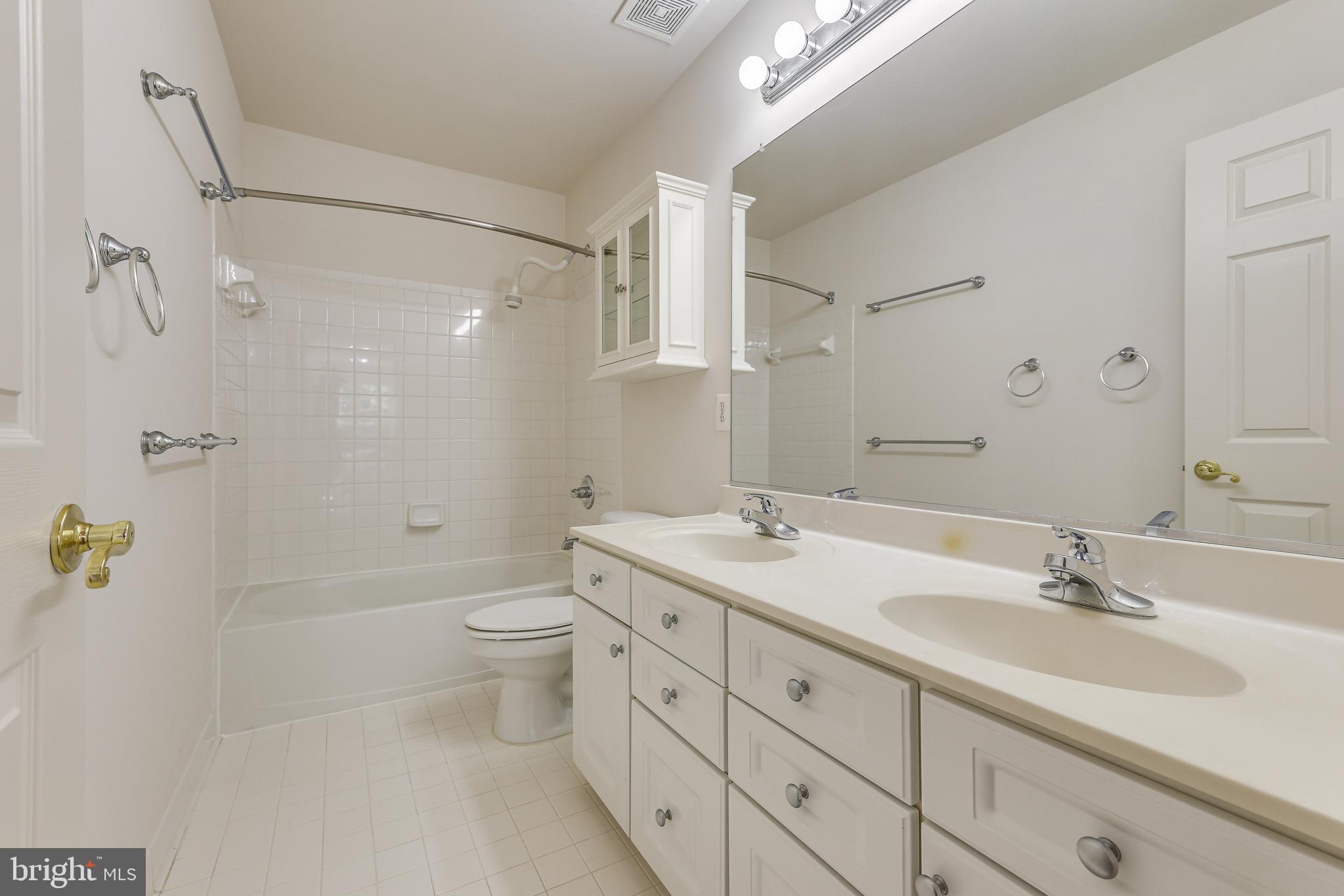 237 E SKYLINE DRIVE