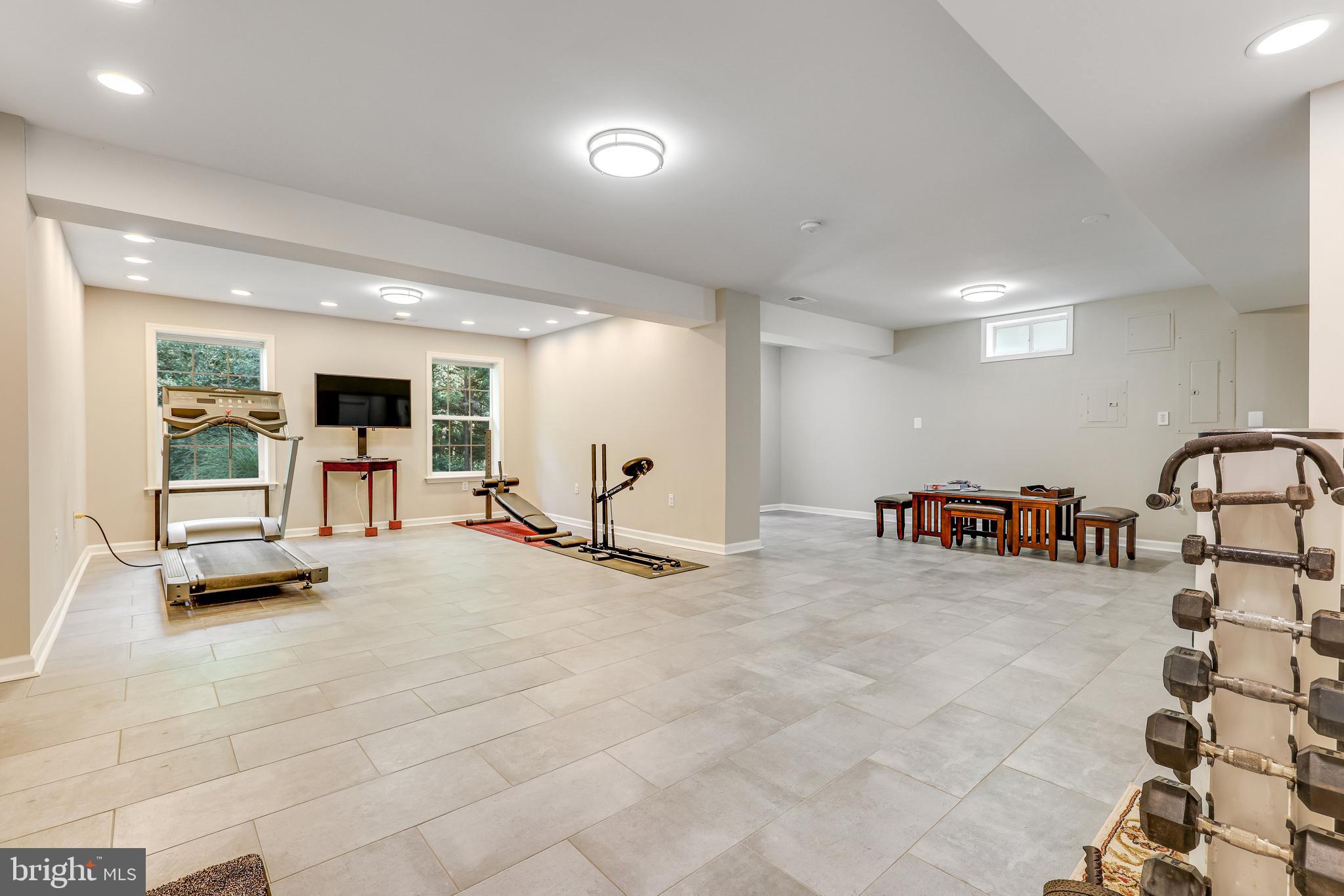 237 E SKYLINE DRIVE