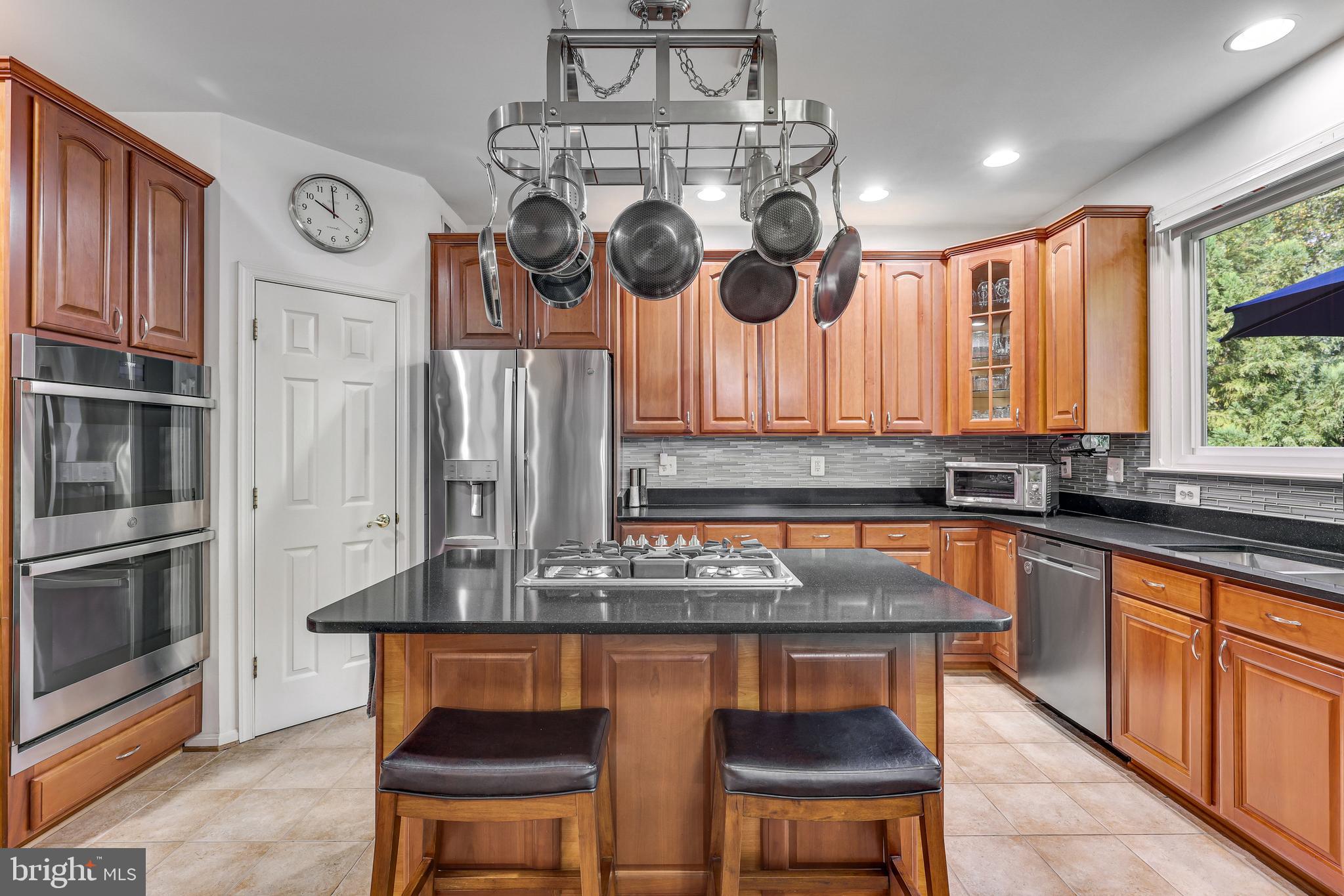 237 E SKYLINE DRIVE