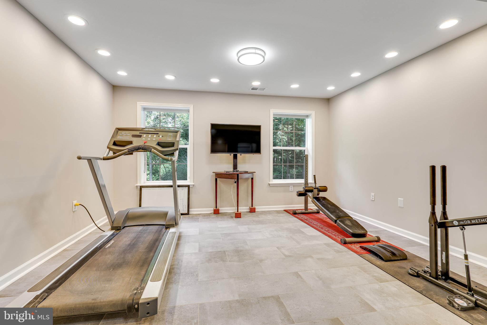 237 E SKYLINE DRIVE