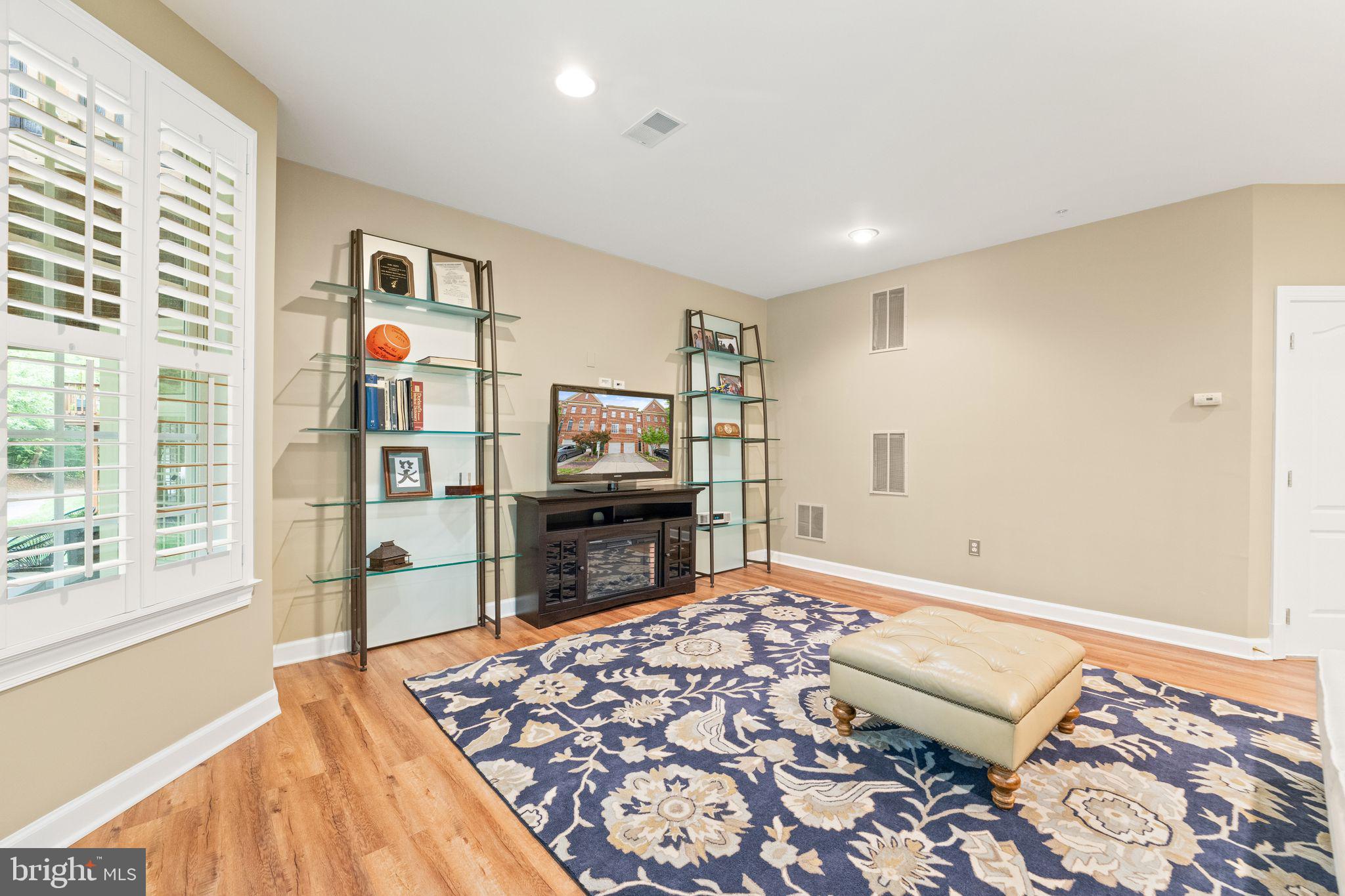 47800 SCOTSBOROUGH SQUARE