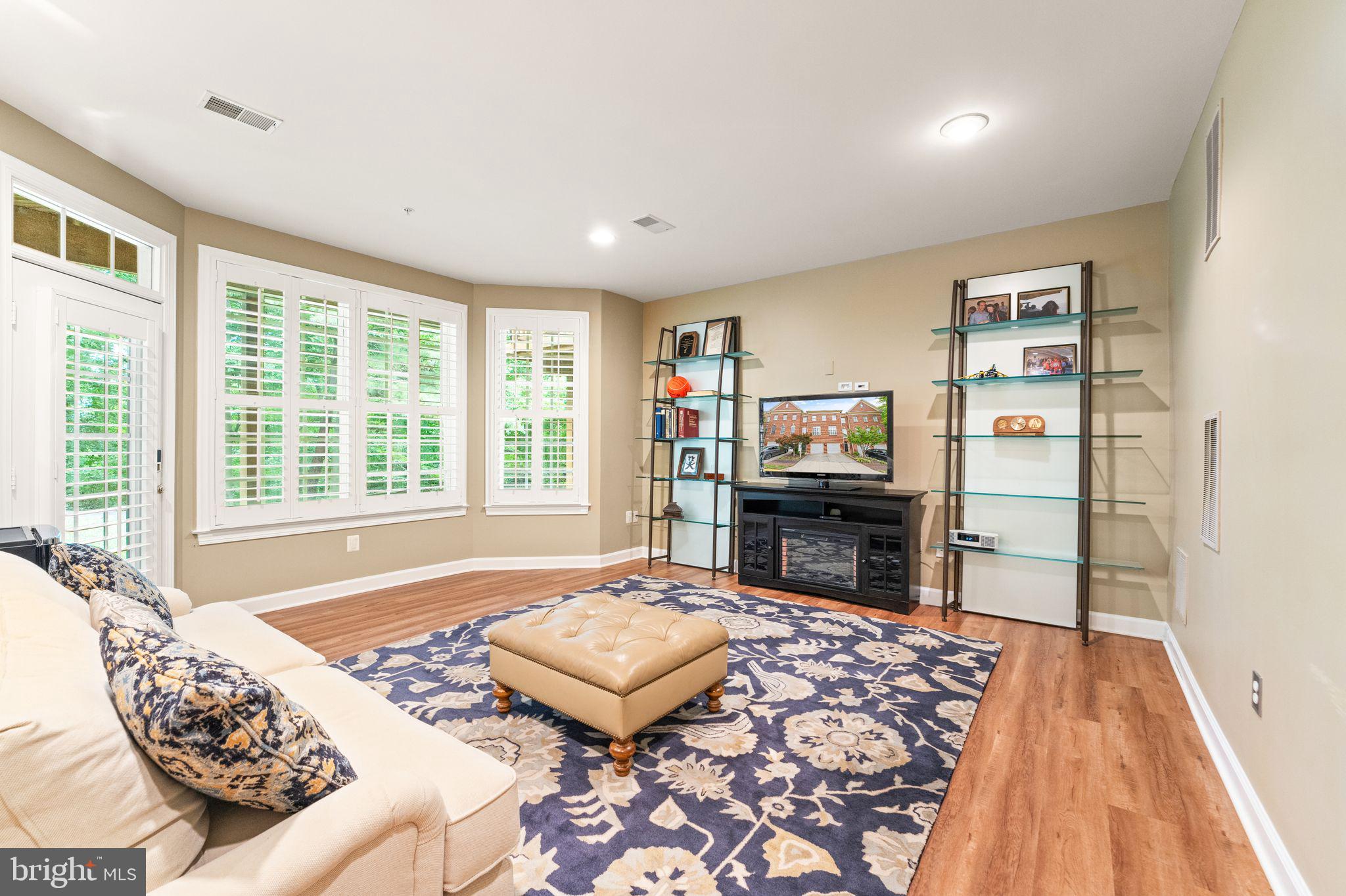 47800 SCOTSBOROUGH SQUARE