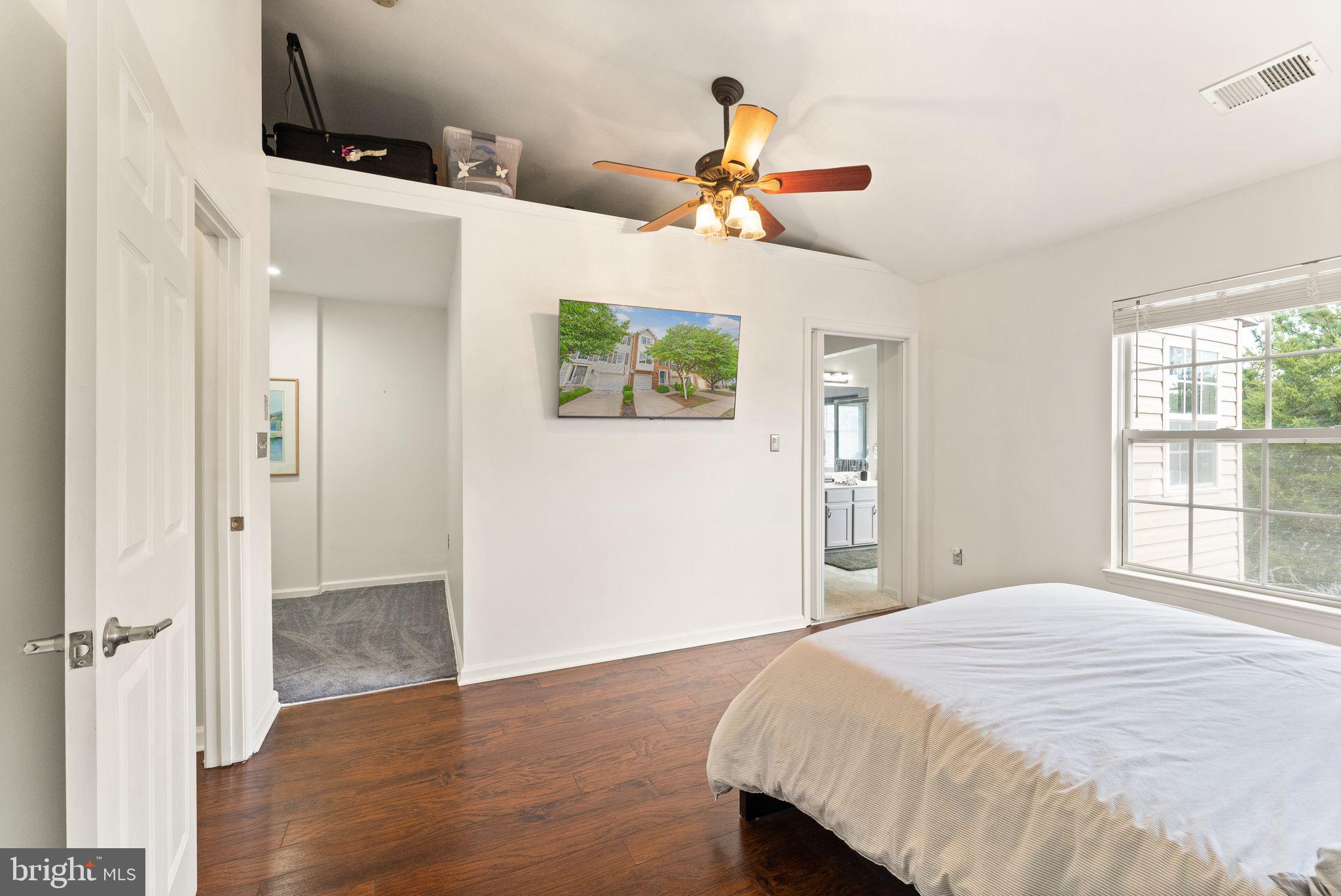 21052 Tioga TERRACE
