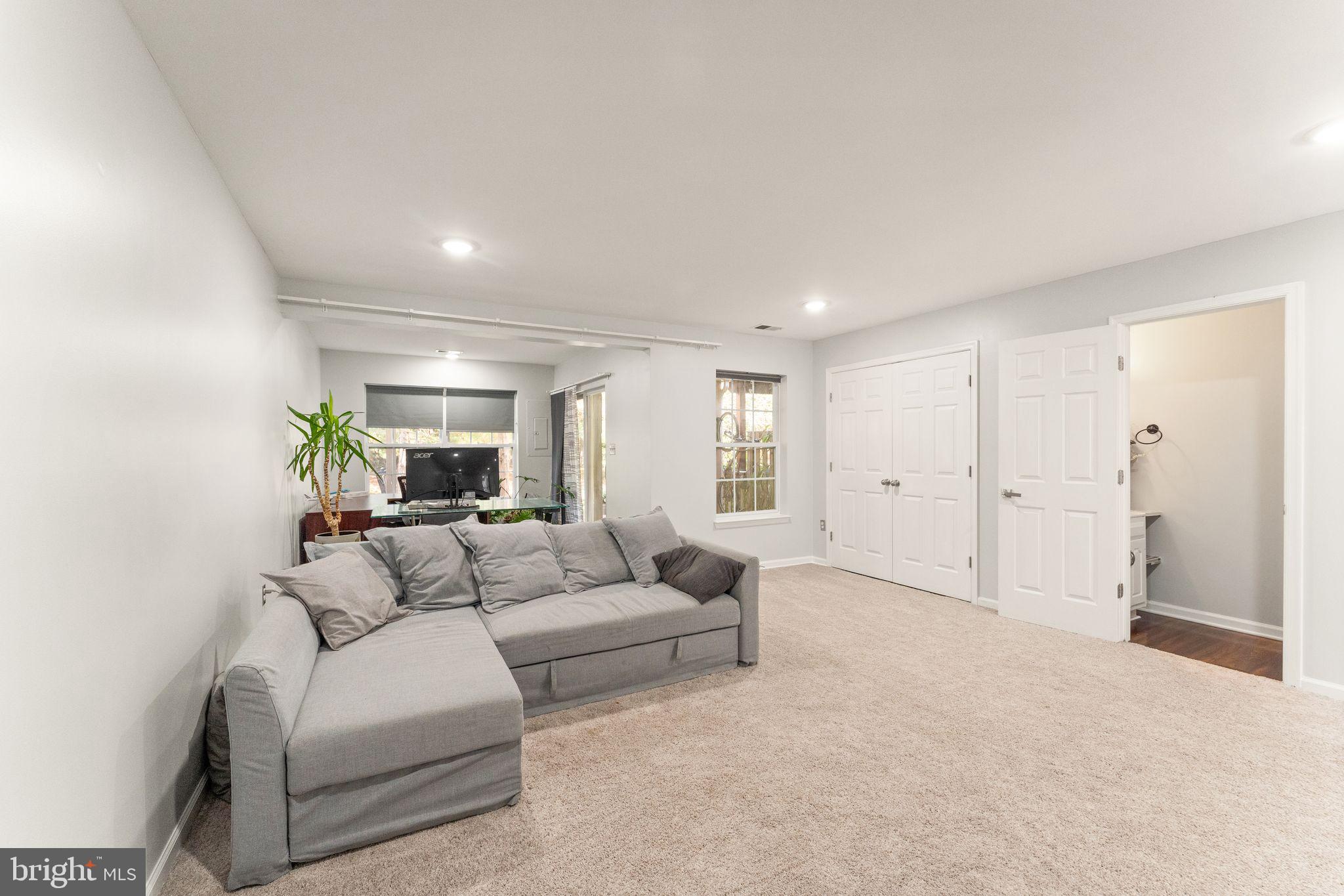 21052 Tioga TERRACE