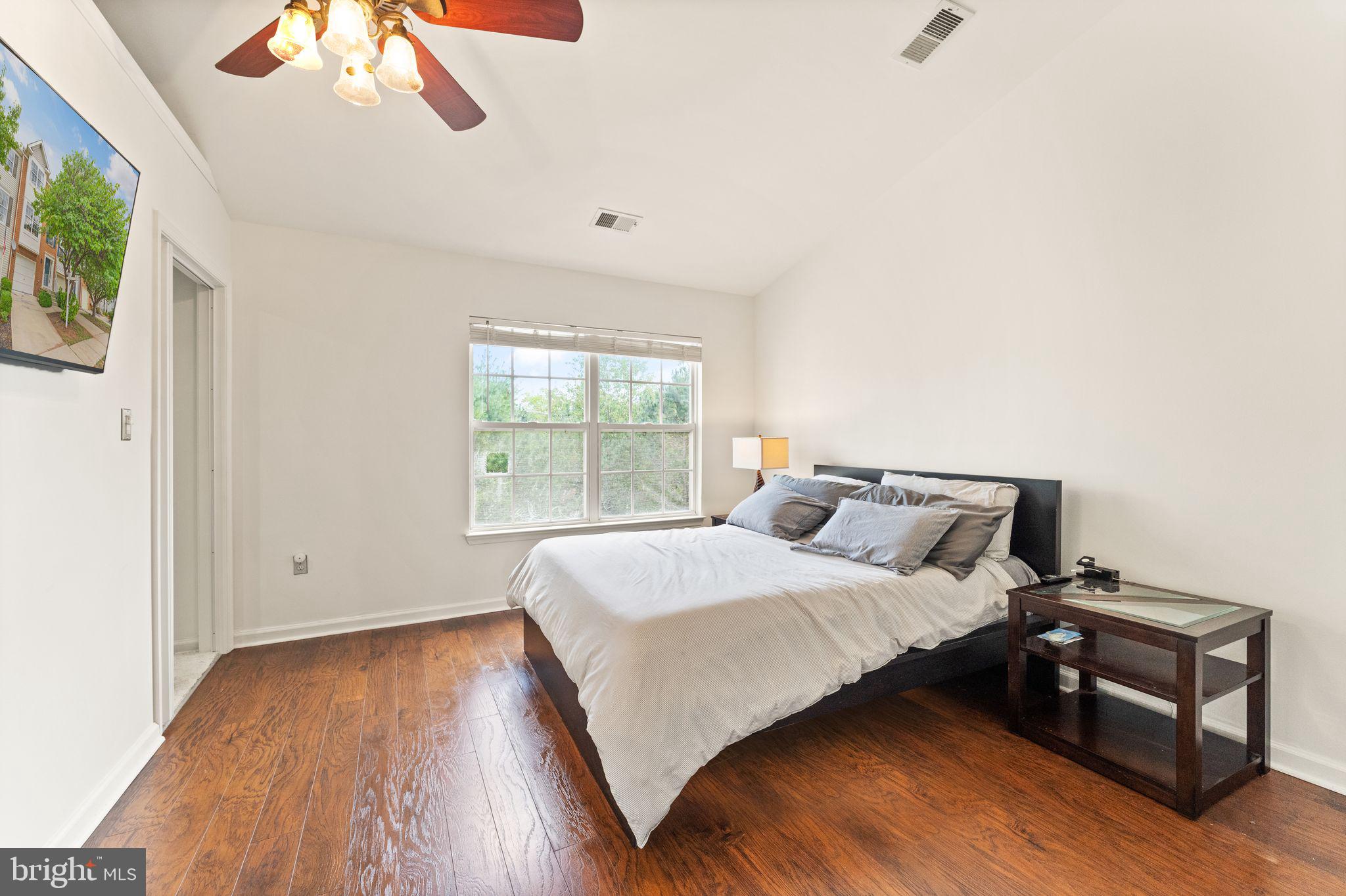 21052 Tioga TERRACE