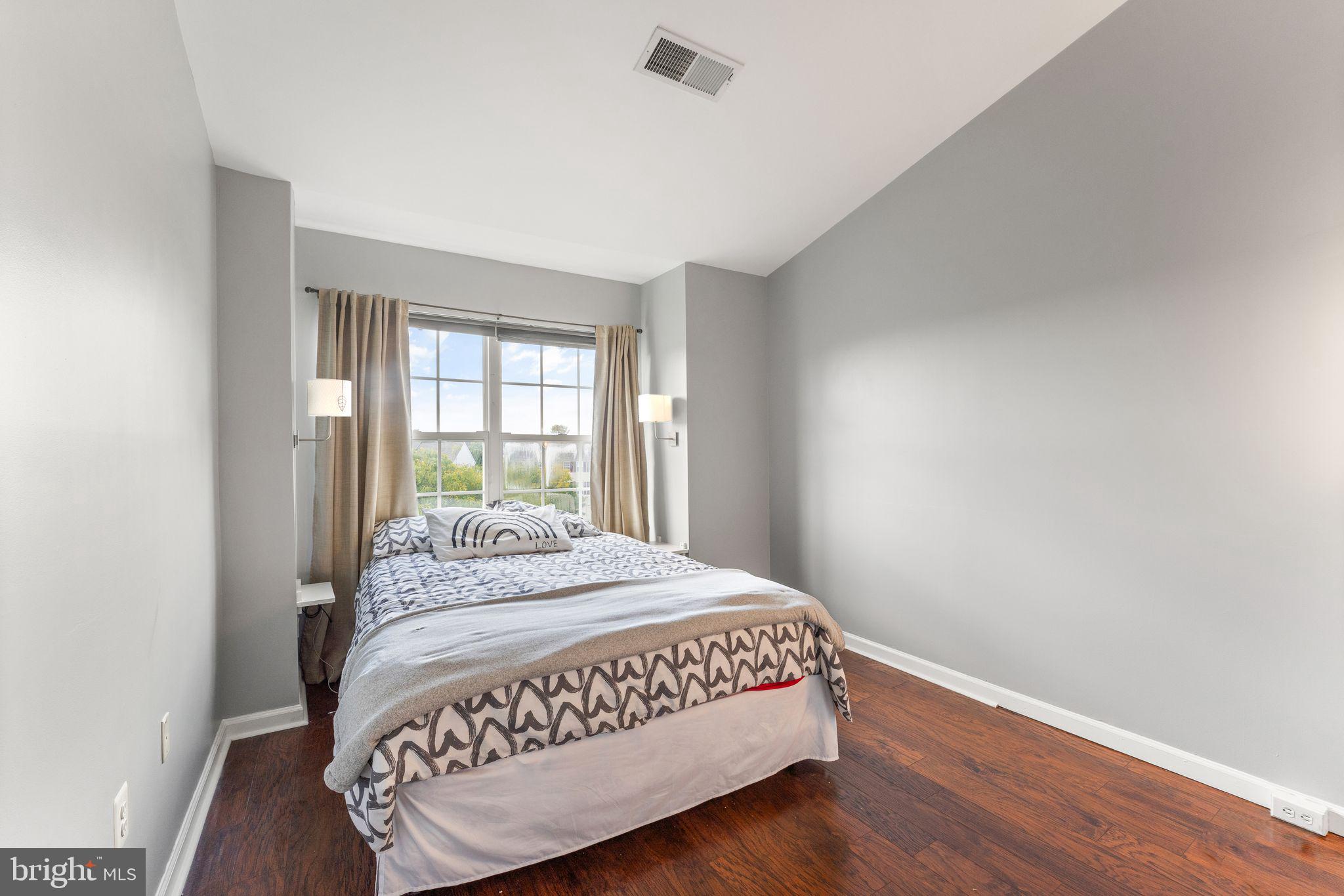 21052 Tioga TERRACE