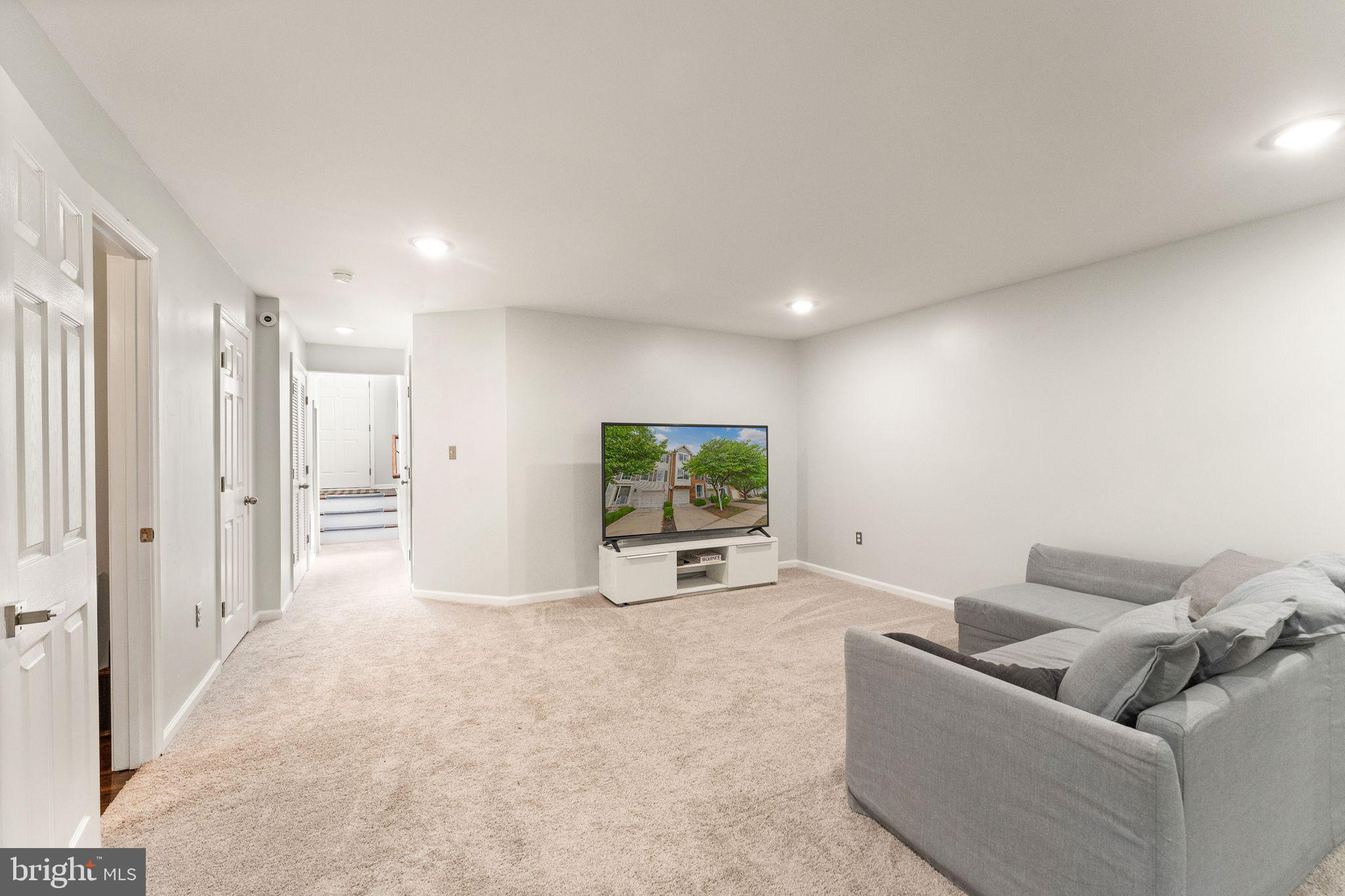 21052 Tioga TERRACE