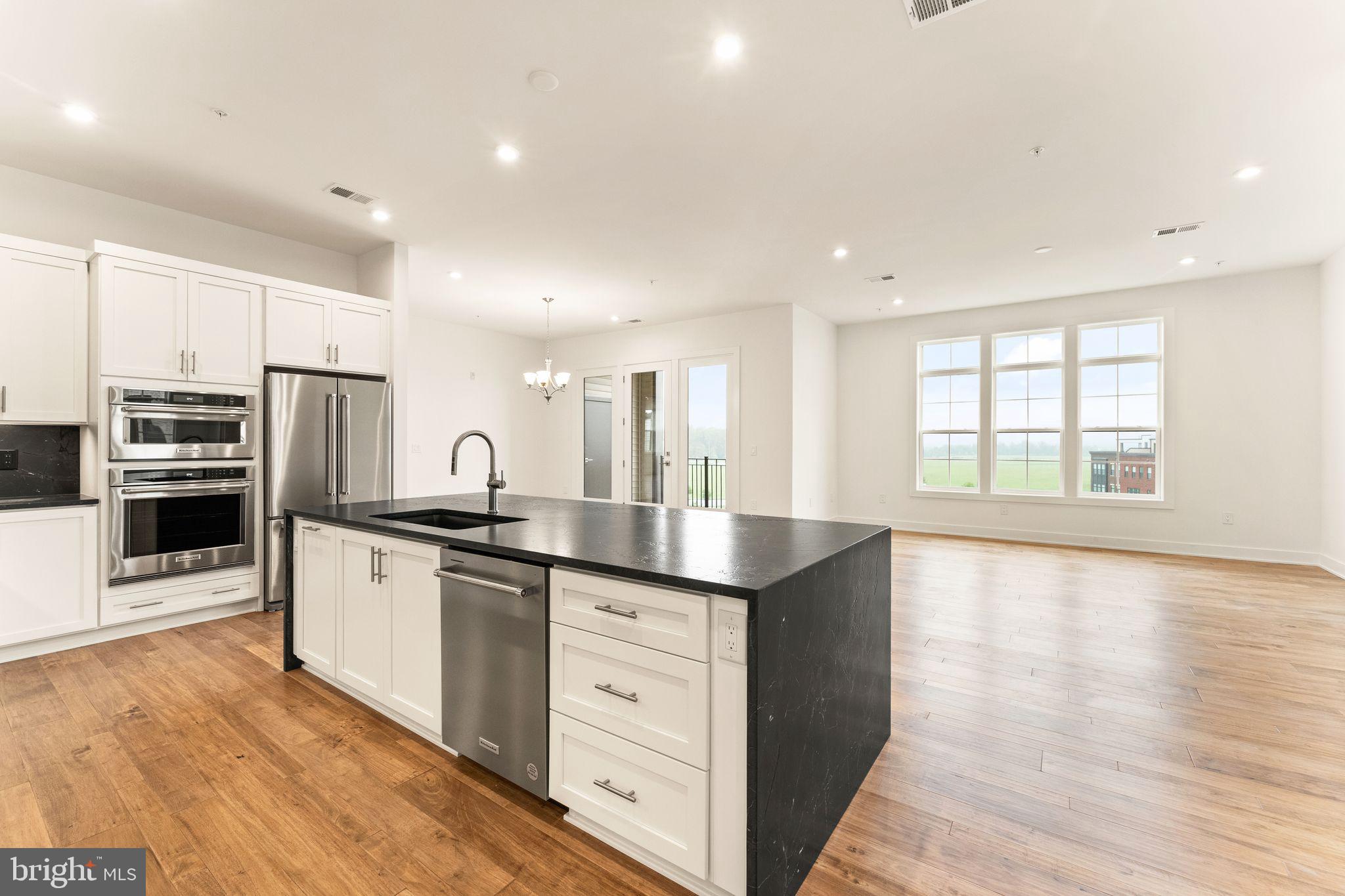 22170 SPRINGSIDE TERRACE Unit: 400