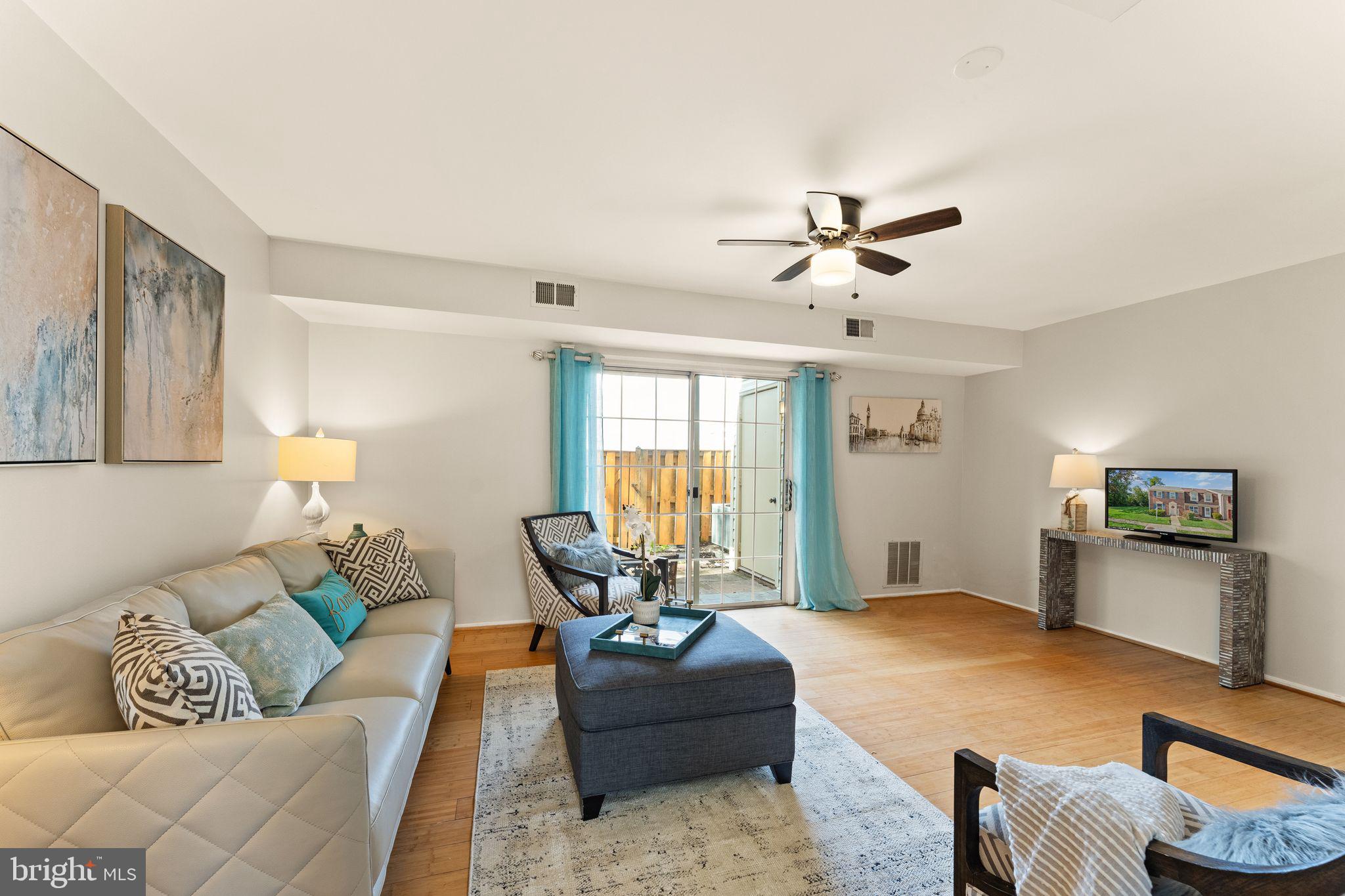 22313 Mayfield SQUARE