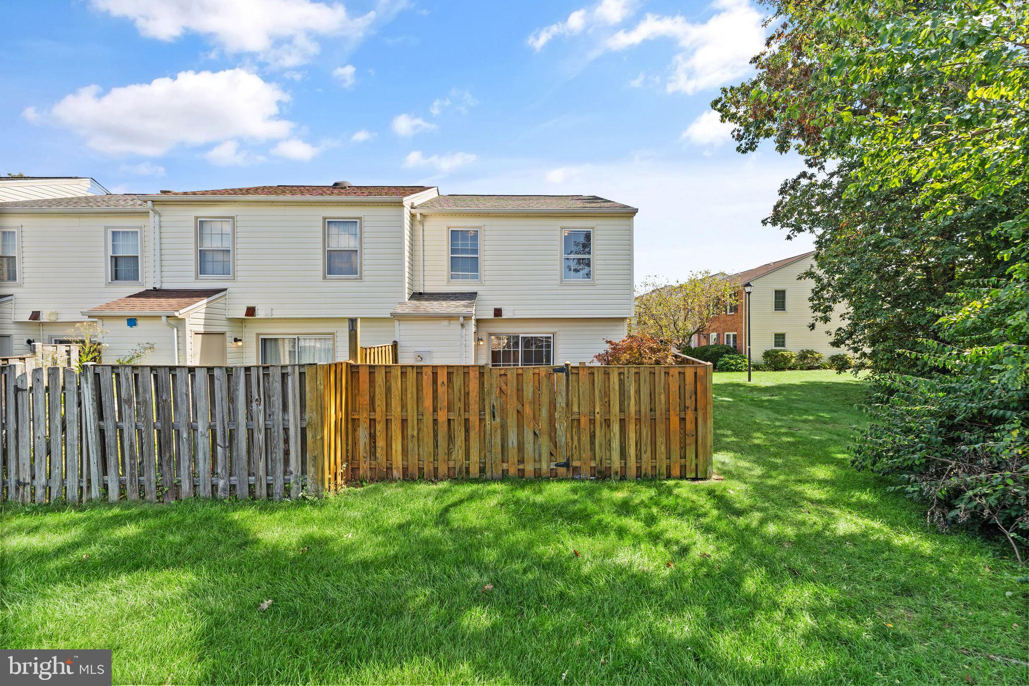 22313 Mayfield SQUARE