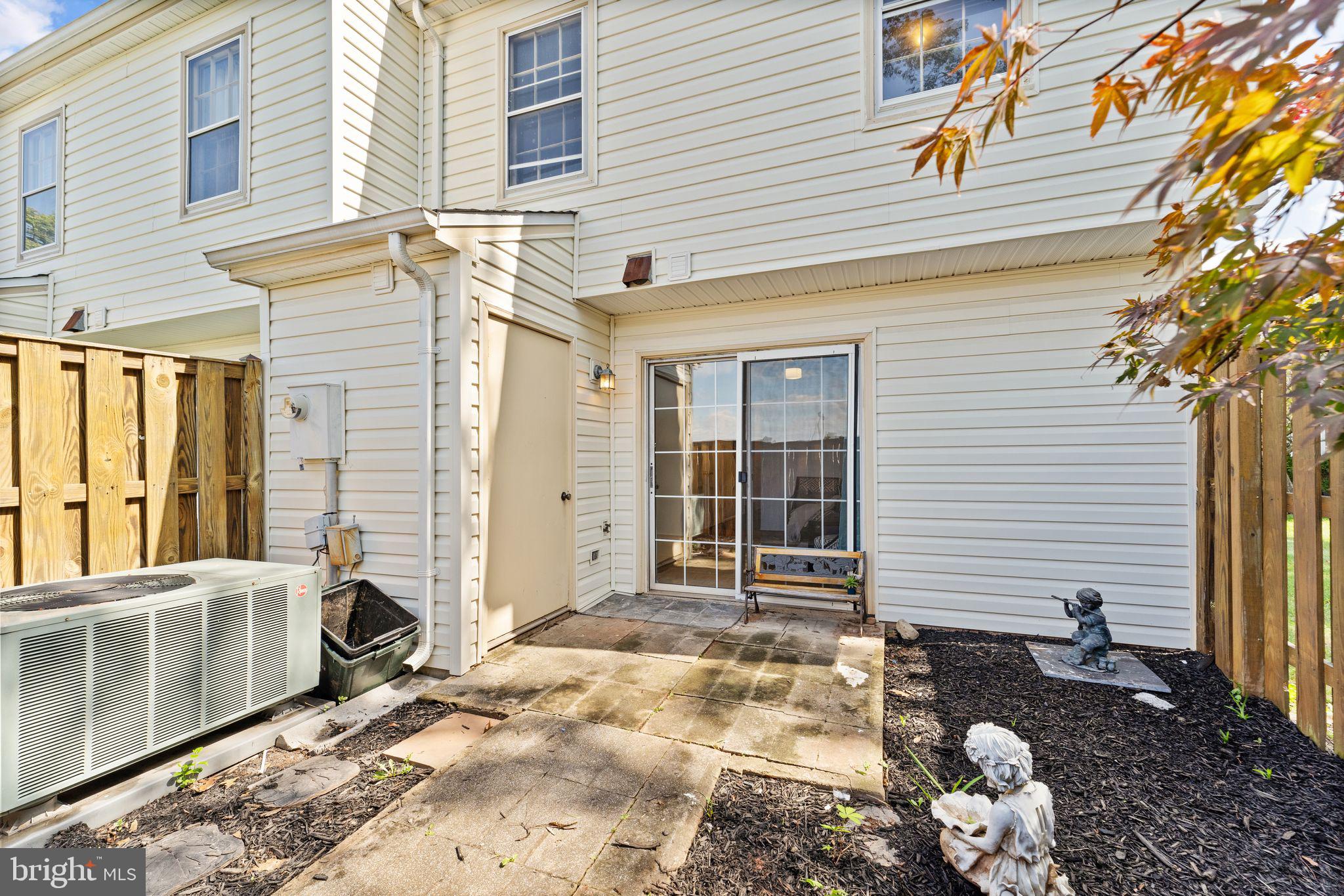 22313 Mayfield SQUARE