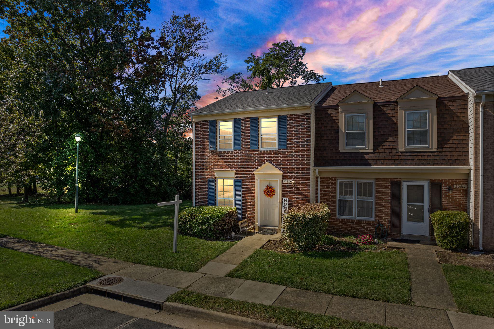 22313 Mayfield SQUARE