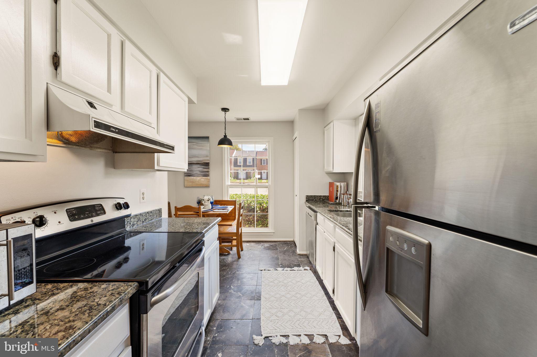 22313 Mayfield SQUARE